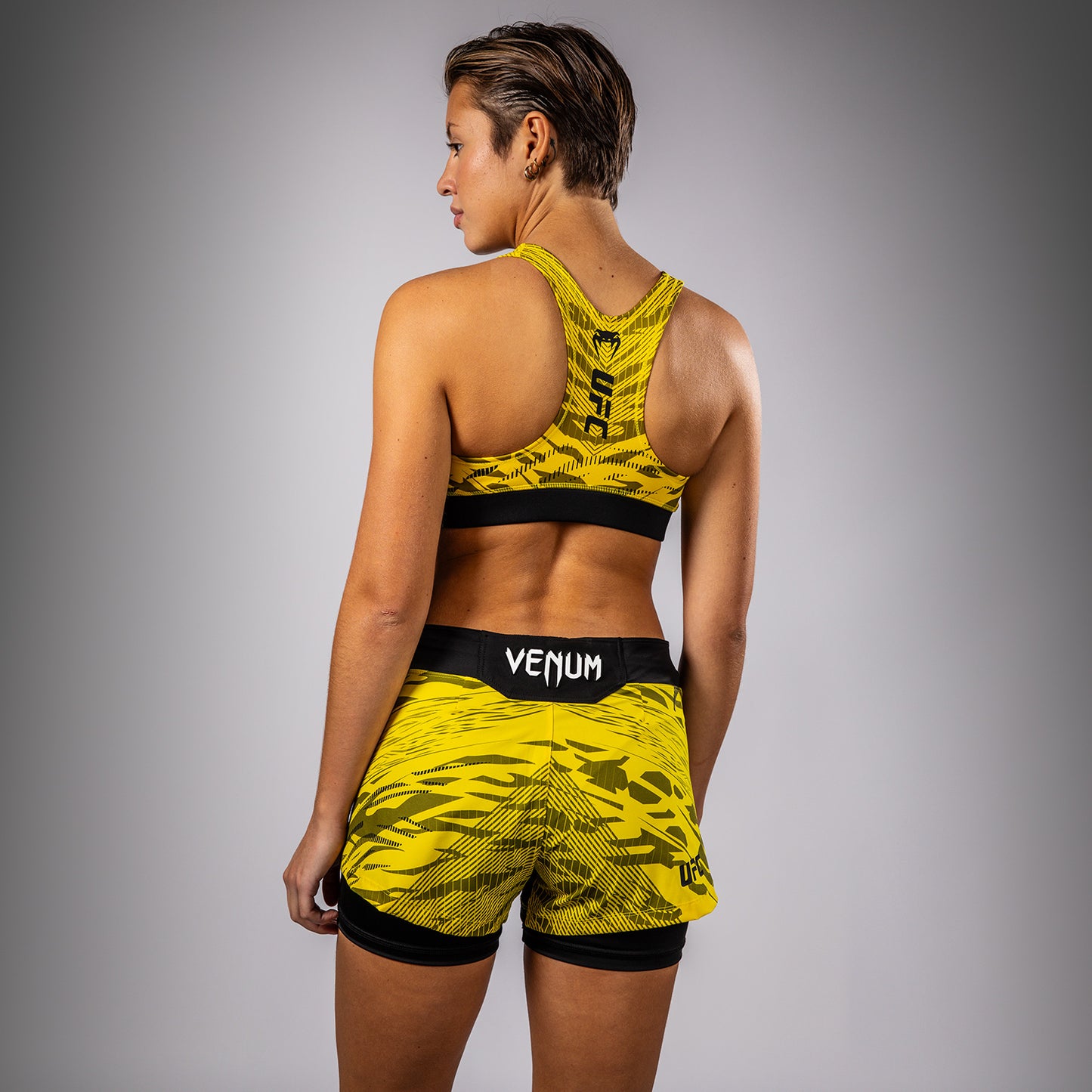 UFC Fusion by Venum Authentic Fight Night 여성용 스포츠 브라 – 옐로우