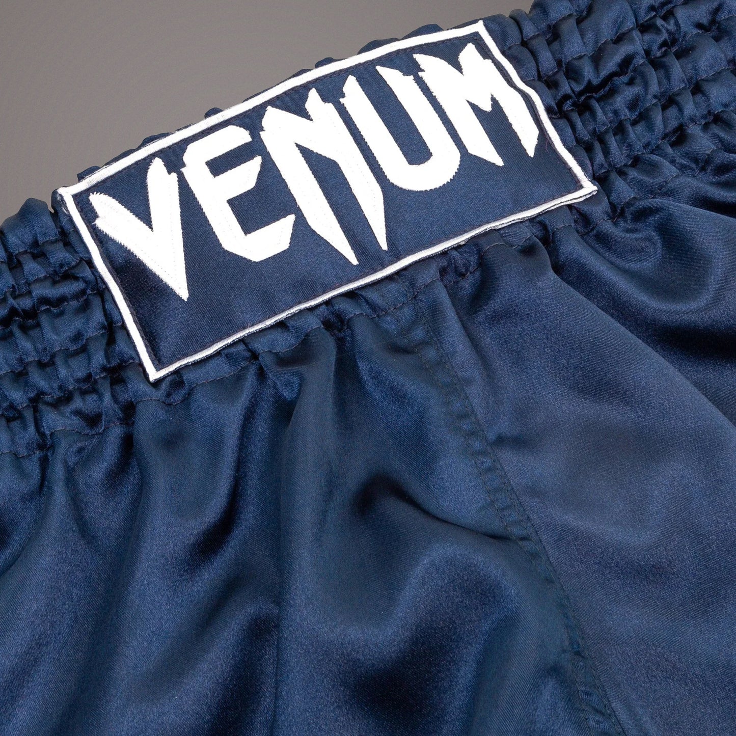 Venum Classic 무에타이 쇼츠 – 네이비 블루/화이트