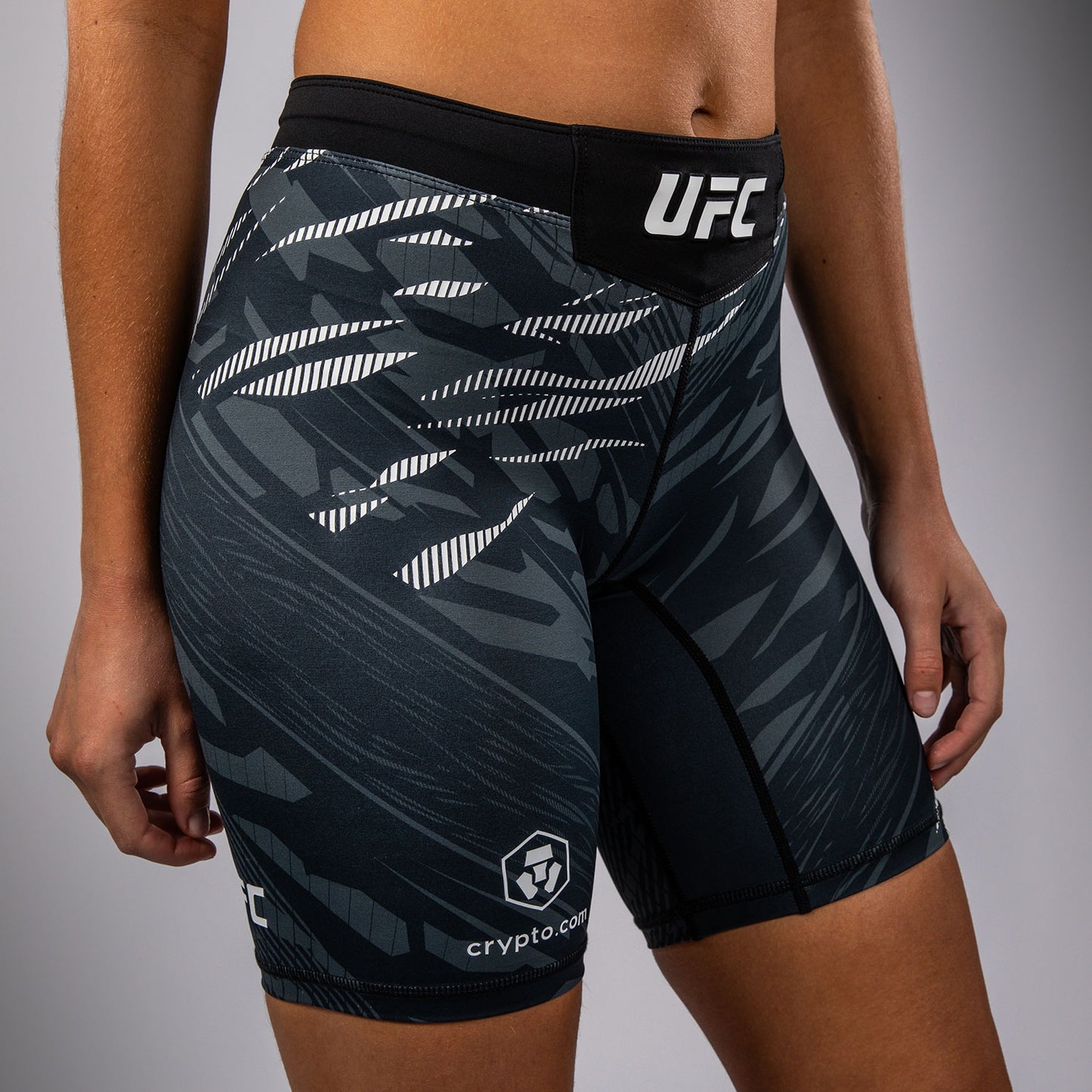 UFC Fusion by Venum 여성용 발리 투도 쇼츠 – 롱 핏 – 블랙