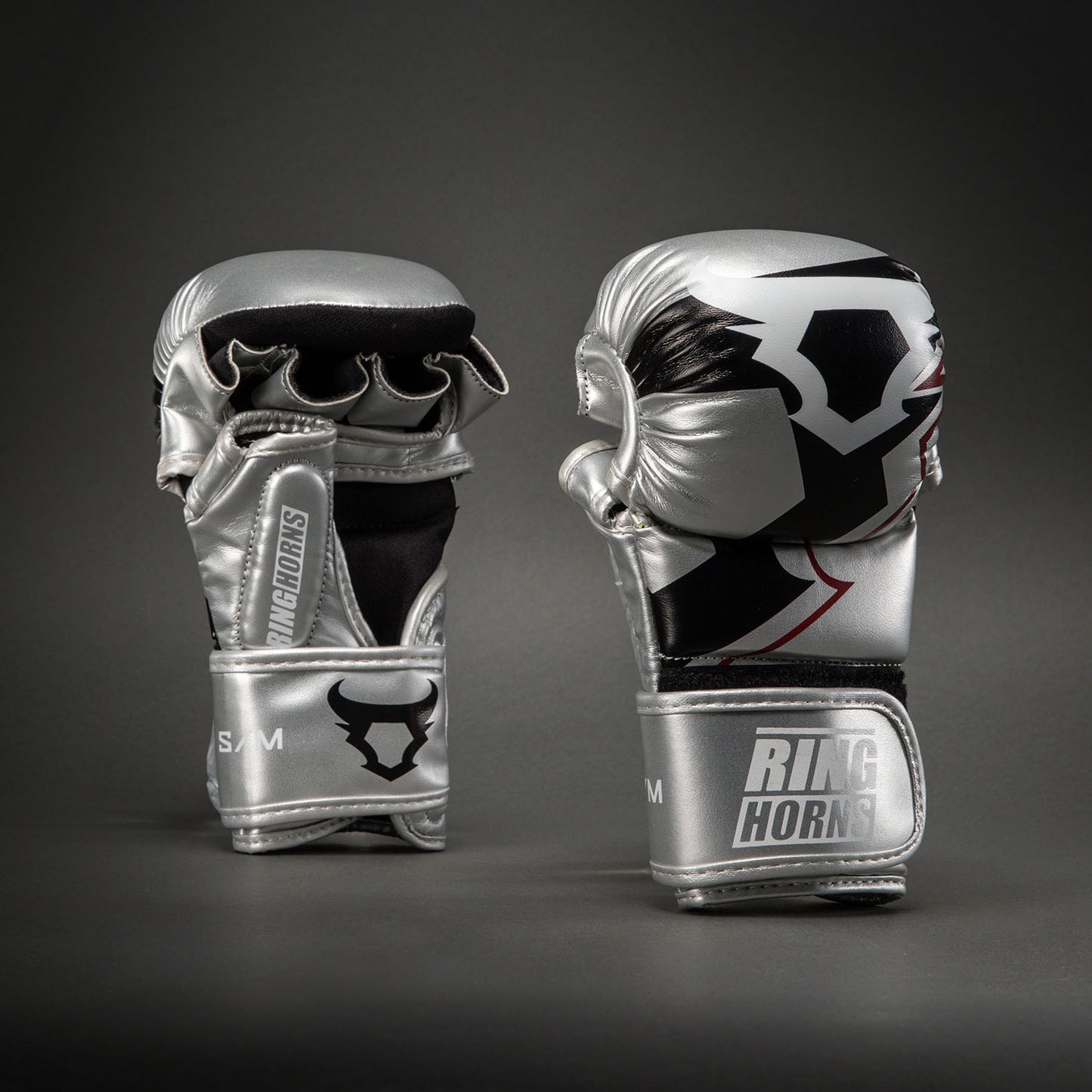 Ringhorns Charger by Venum MMA 스파링 글러브 – 실버/블랙