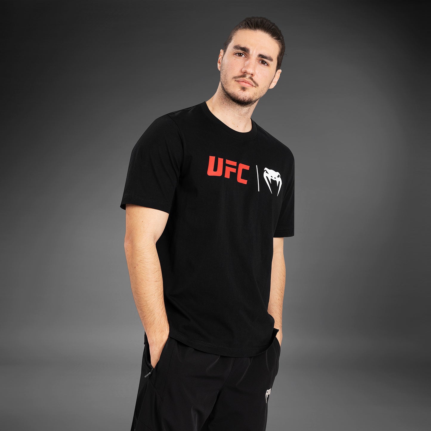 UFC Venum Classic 티셔츠 – 블랙/레드