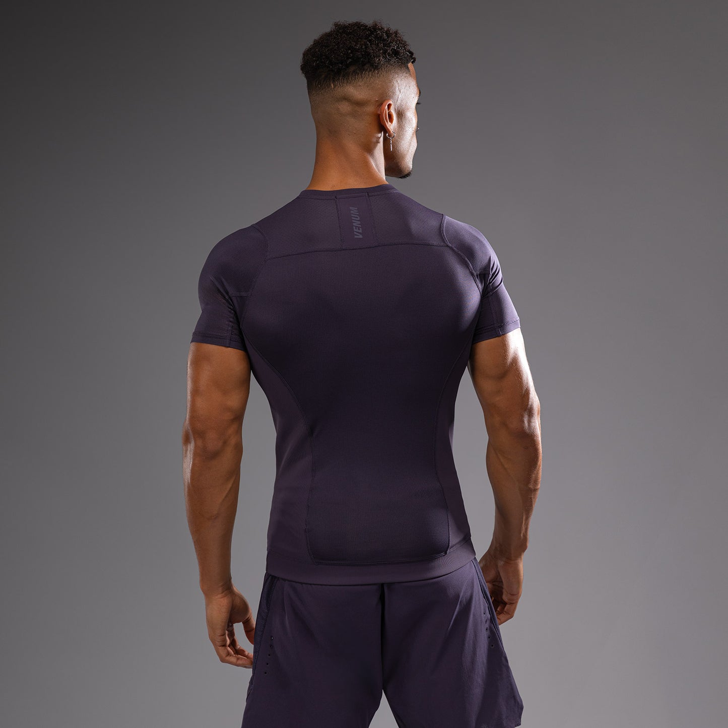 Venum G-Fit Air 남성용 반팔 래쉬가드 – 다크 퍼플