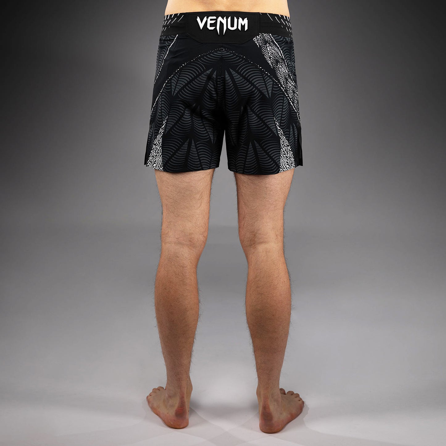 남성용 UFC Zenith by Venum 블랙 오센틱 파이트 나이트 파이트 쇼츠
