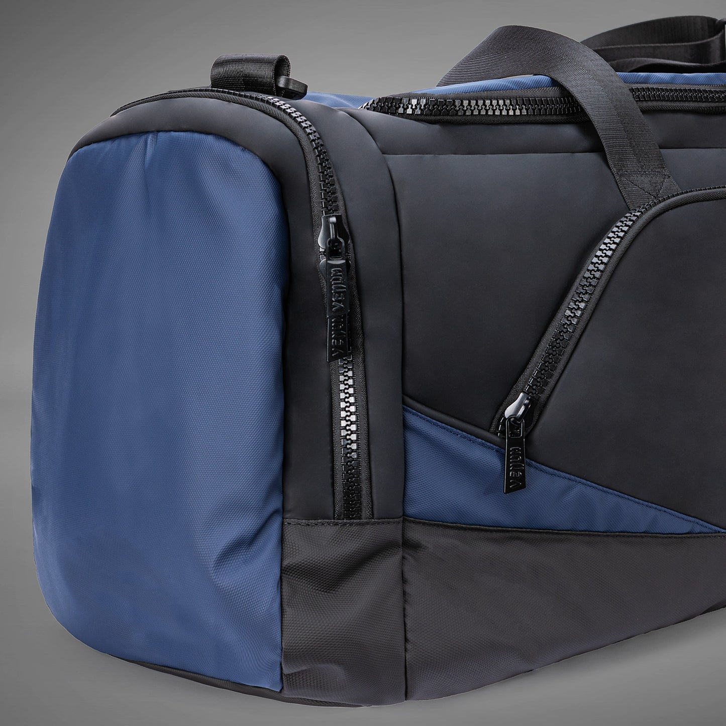 Venum Evo 2 Trainer Lite 더플 백 (55-63L) – 블랙/블루