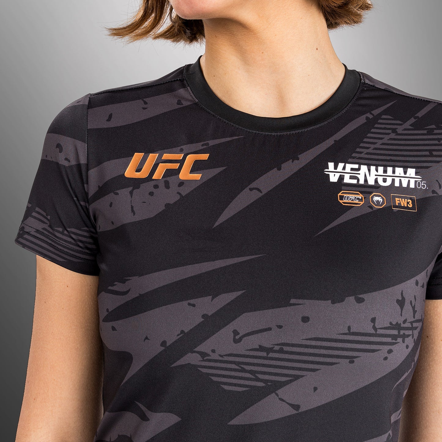 UFC Adrenaline by Venum Fight Week 여성용 드라이 테크 티셔츠 – 어반 카모