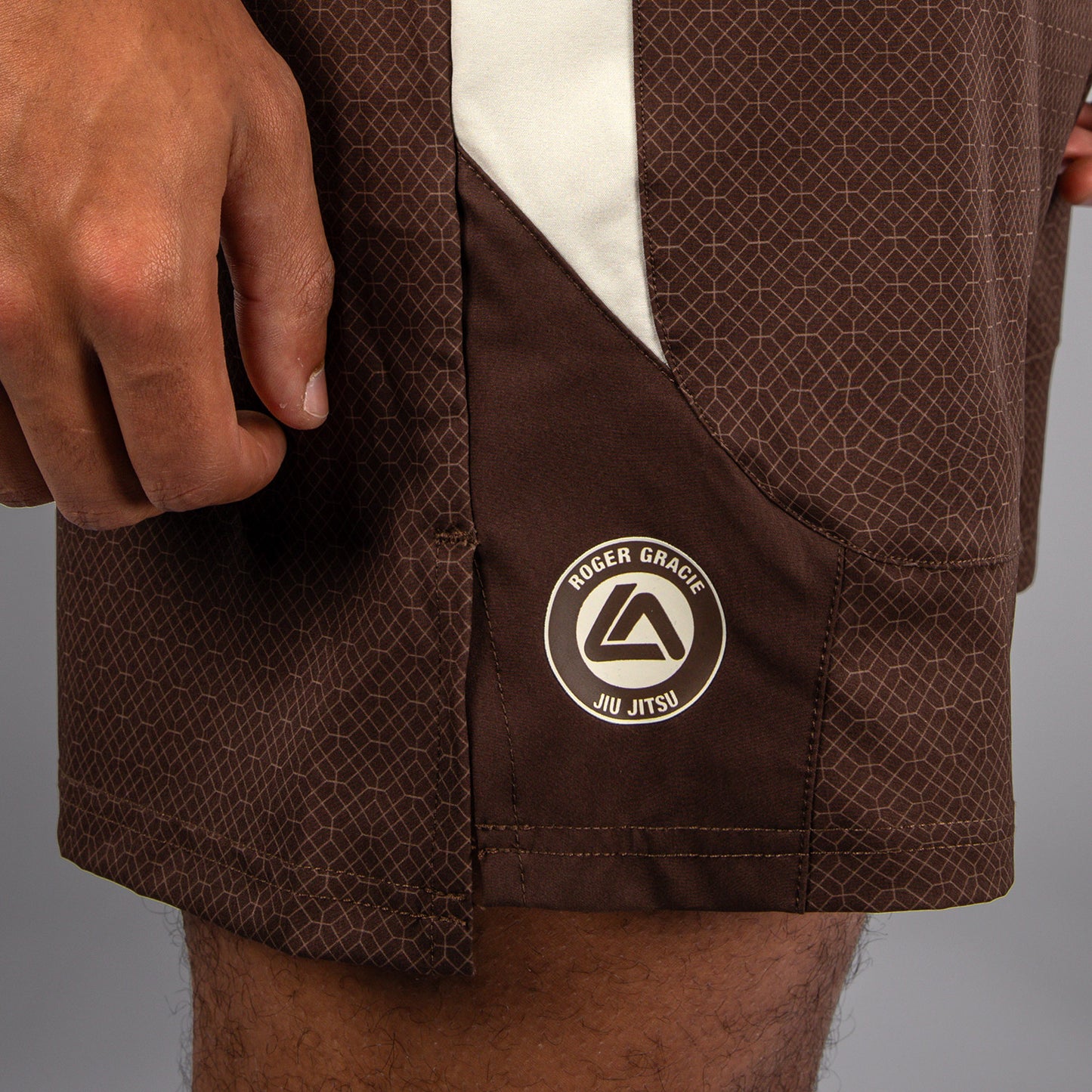 Venum X Roger Gracie Academy 파이트 쇼츠 – 다크 브라운