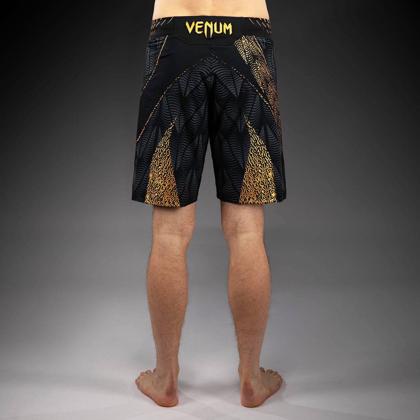 남성용 UFC Zenith by Venum Champion 오센틱 파이트 나이트 롱 핏 파이트 쇼츠