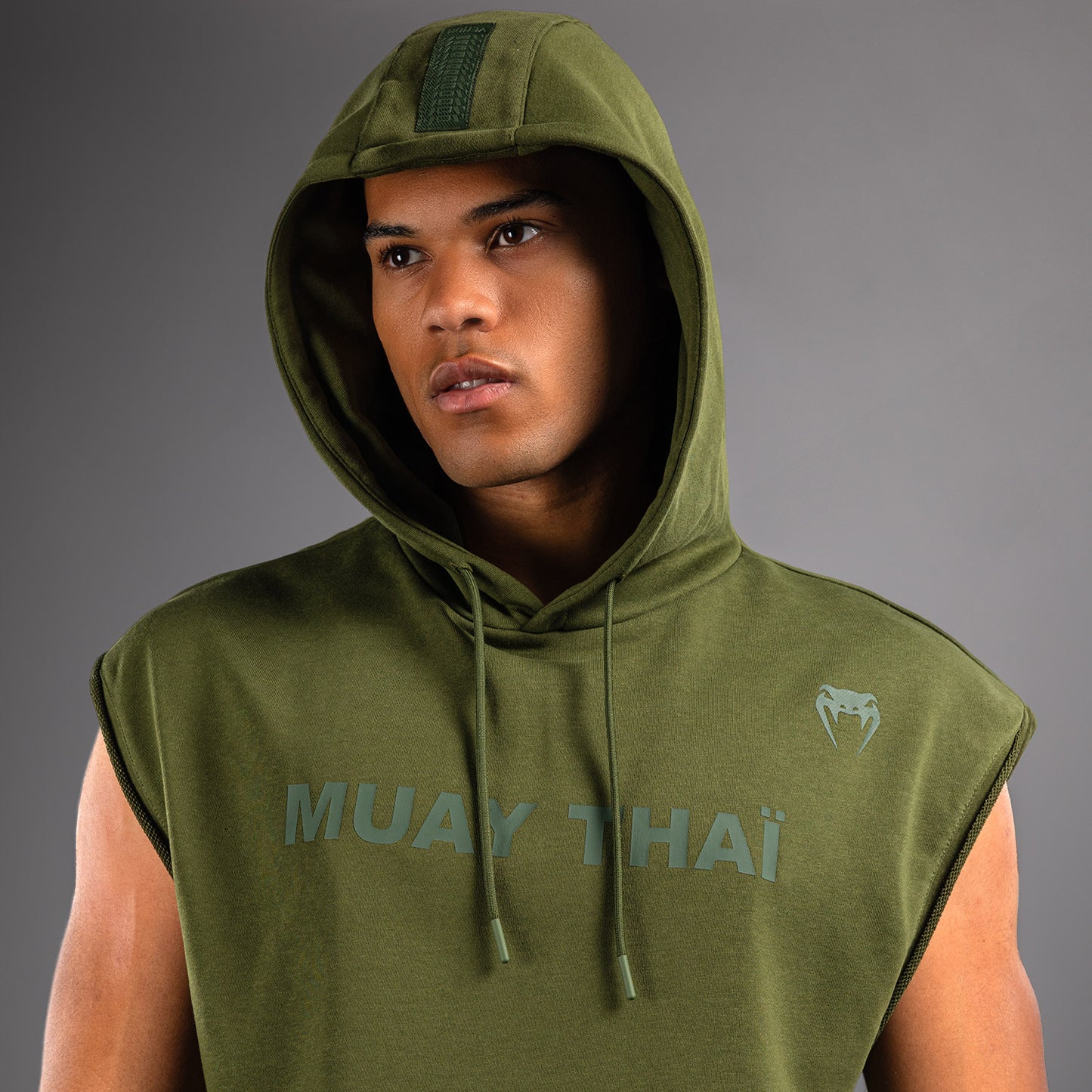 Venum Muay Thai VT 민소매 후디 – 밀리터리 그린