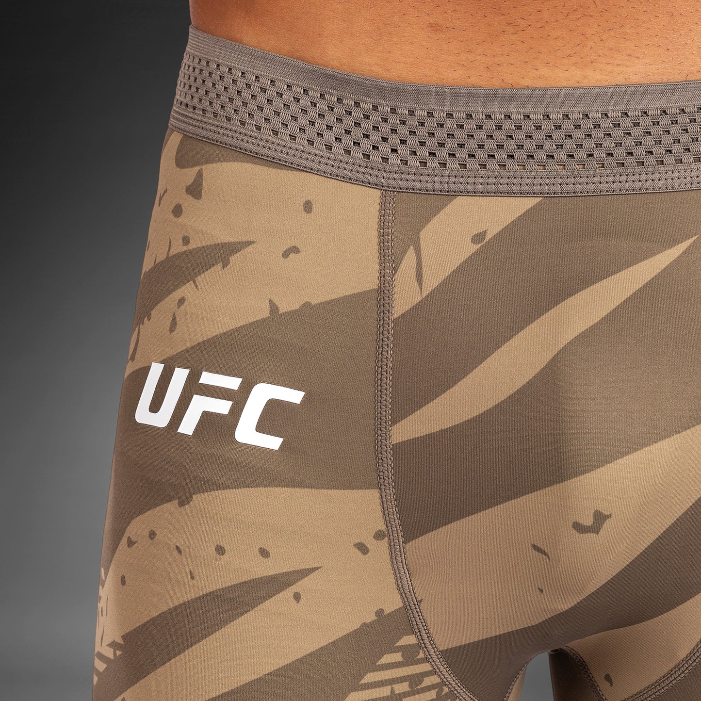 UFC Adrenaline by Venum Fight Week 남성용 발리 투도 쇼츠 – 듄 카모