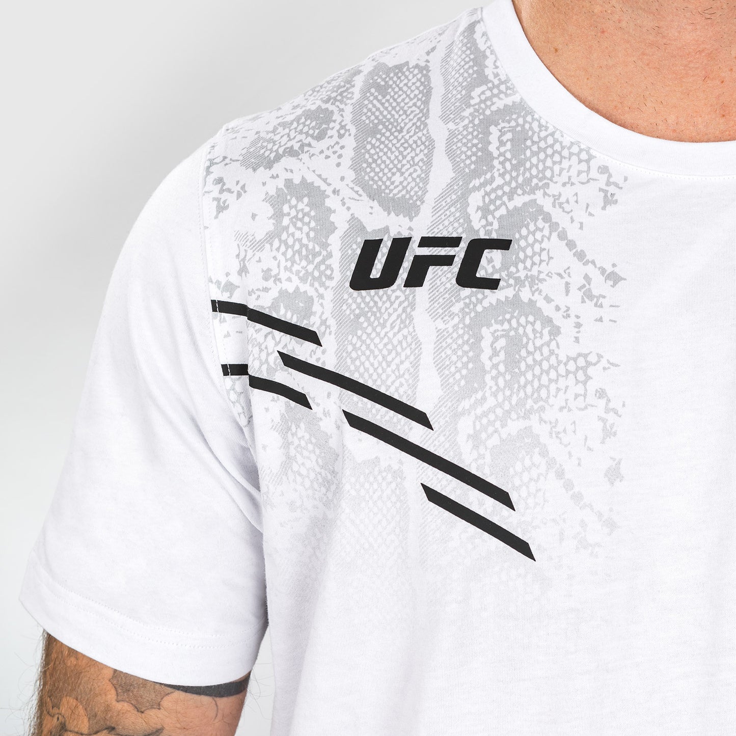 UFC Adrenaline by Venum Replica 남성용 반팔 티셔츠 – 화이트