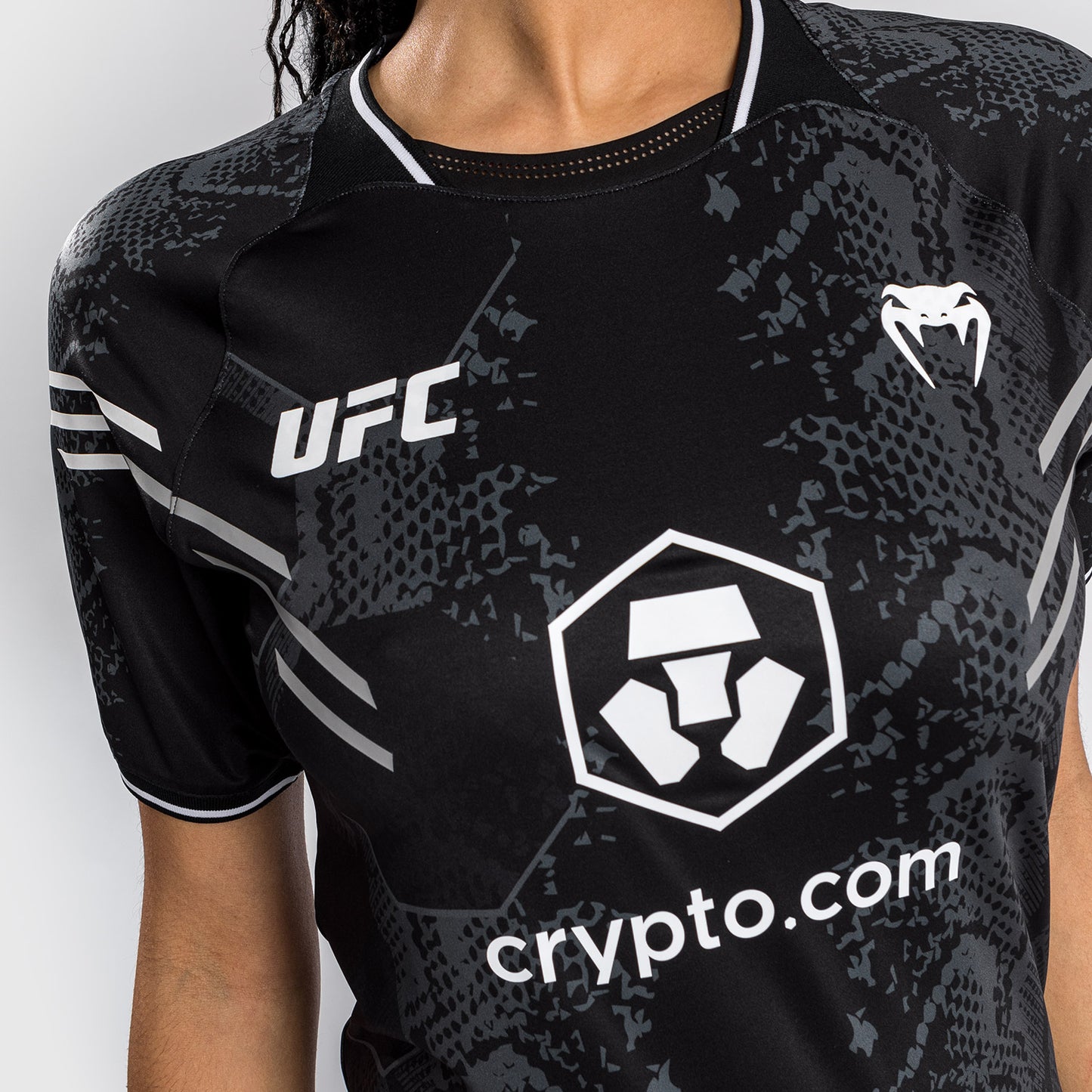 UFC Adrenaline by Venum Authentic Fight Night 여성용 워크아웃 저지 – 블랙