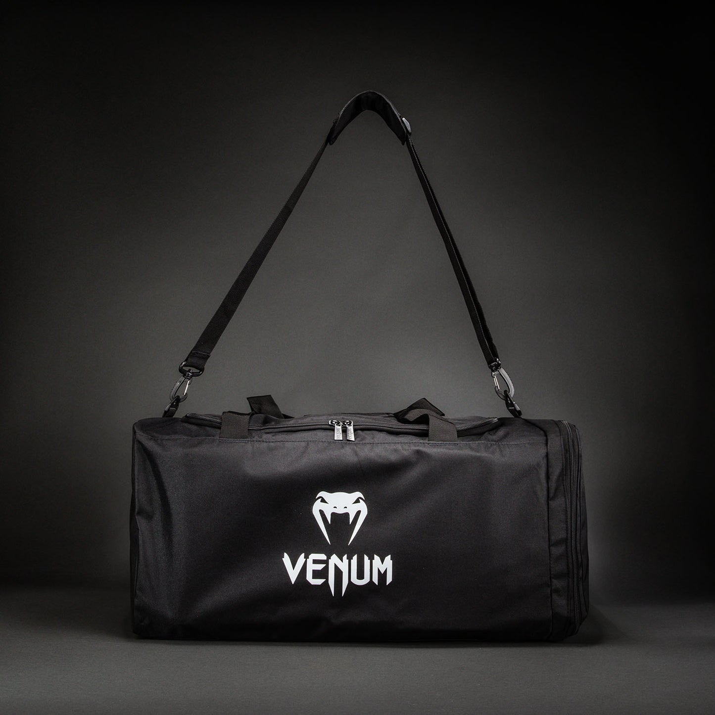 Venum Essential 스포츠백 (61L) – 블랙