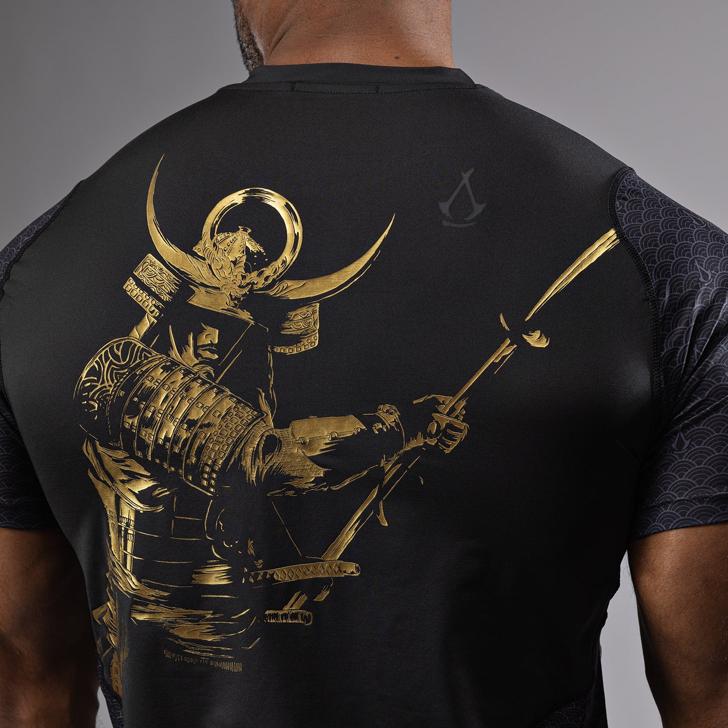 Venum x Assassin's Creed Shadows 드라이 테크 – 블랙 골드