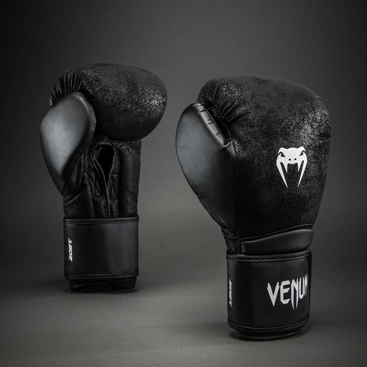 Venum Stone 2.0 복싱 글러브 블랙