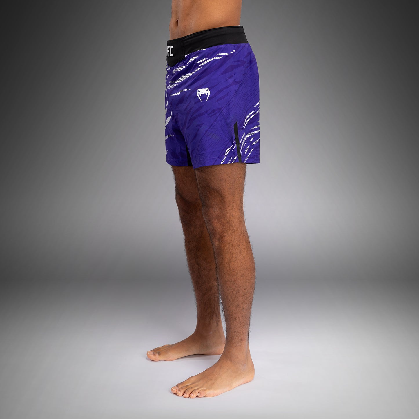UFC Fusion by Venum Authentic Fight Night 남성용 파이트 쇼츠 – 숏 핏 – 퍼플