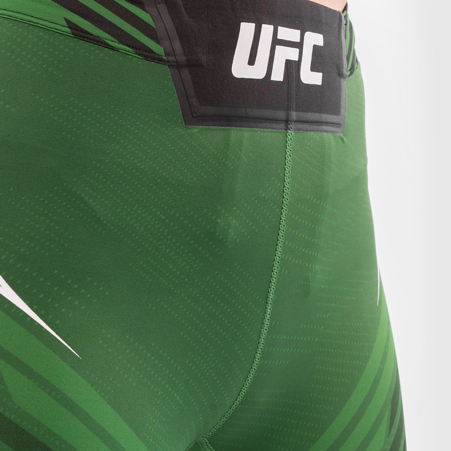 UFC Venum Authentic Fight Night 여성용 발리 투도 쇼츠 – 롱 핏 – 그린