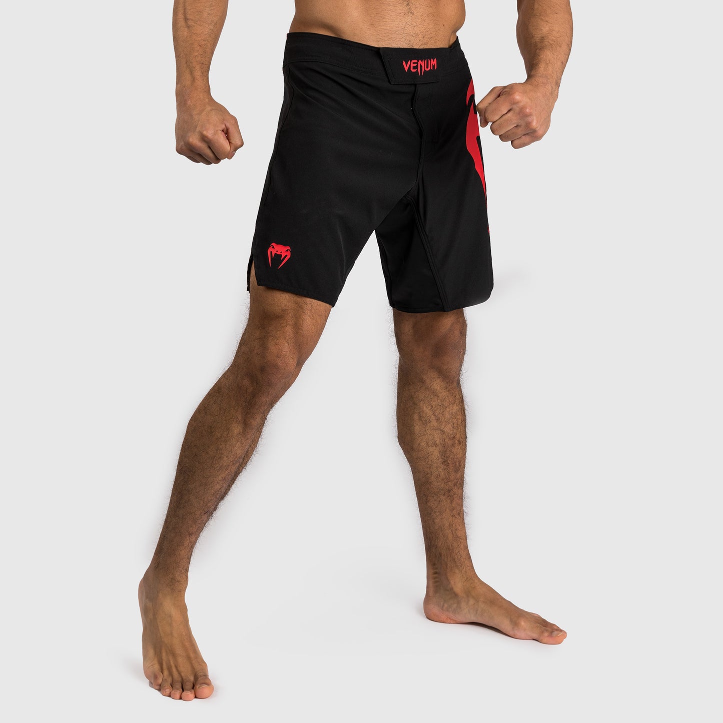 Venum Light 5.0 파이트 쇼츠 – 블랙/레드