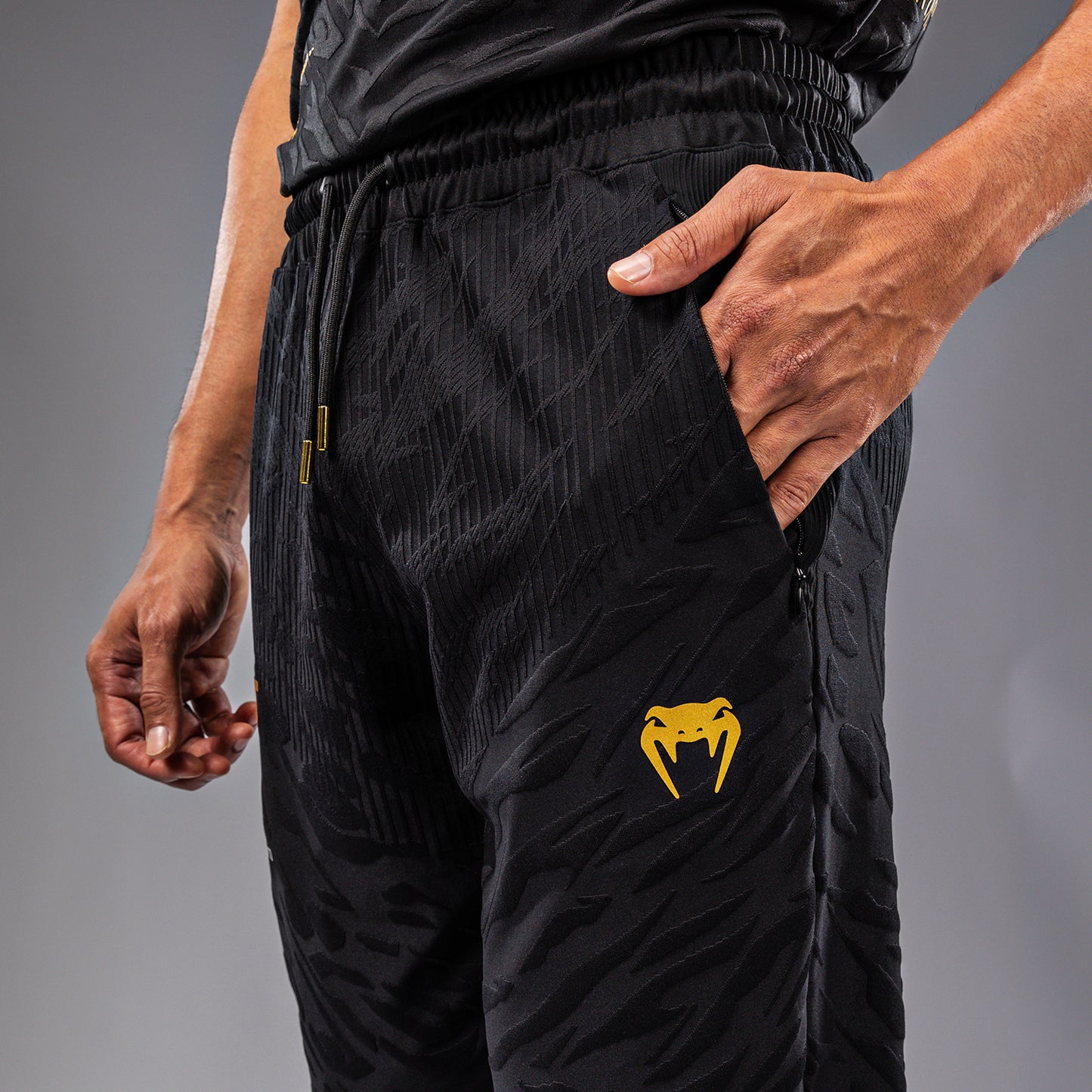 UFC Fusion by Venum Authentic Fight Night 남성용 워크아웃 팬츠 – 챔피언
