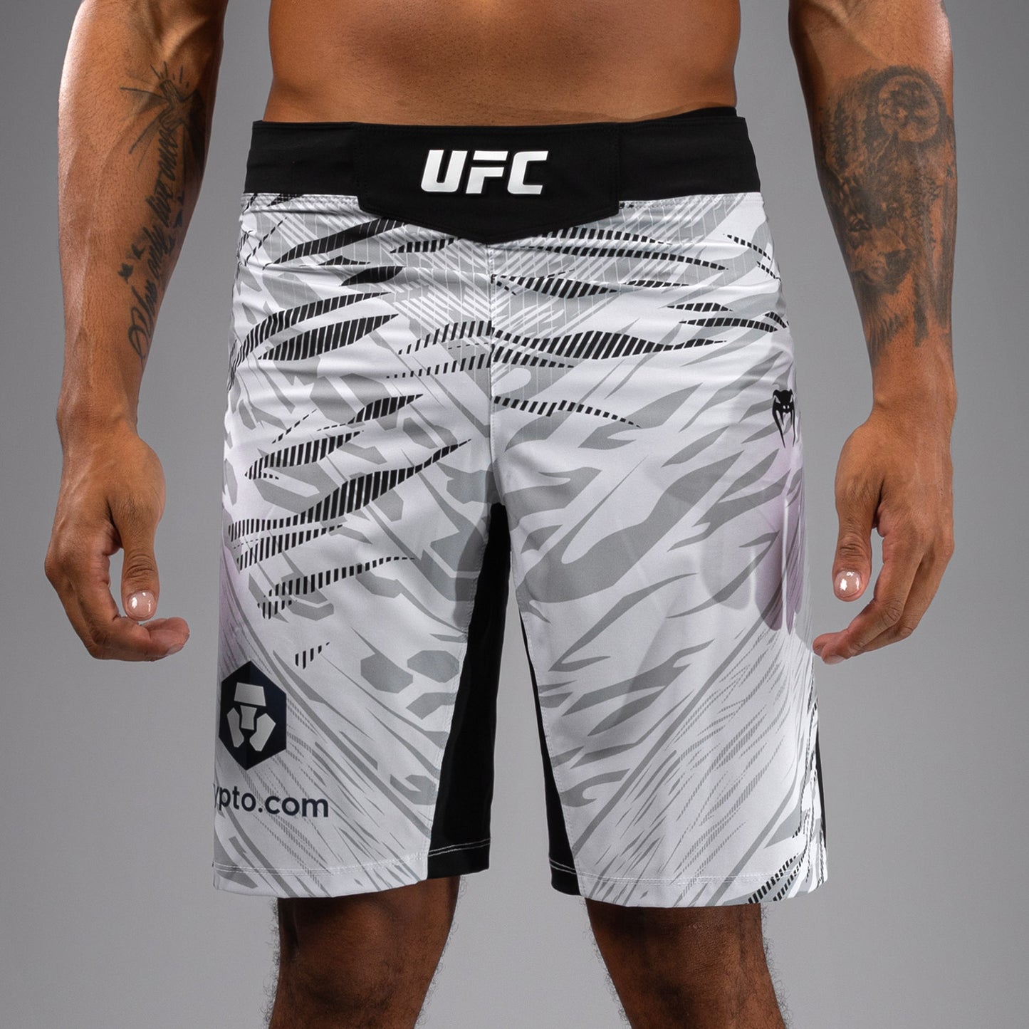 UFC Fusion by Venum Authentic Fight Night 남성용 파이트 쇼츠 – 롱 핏 – 화이트
