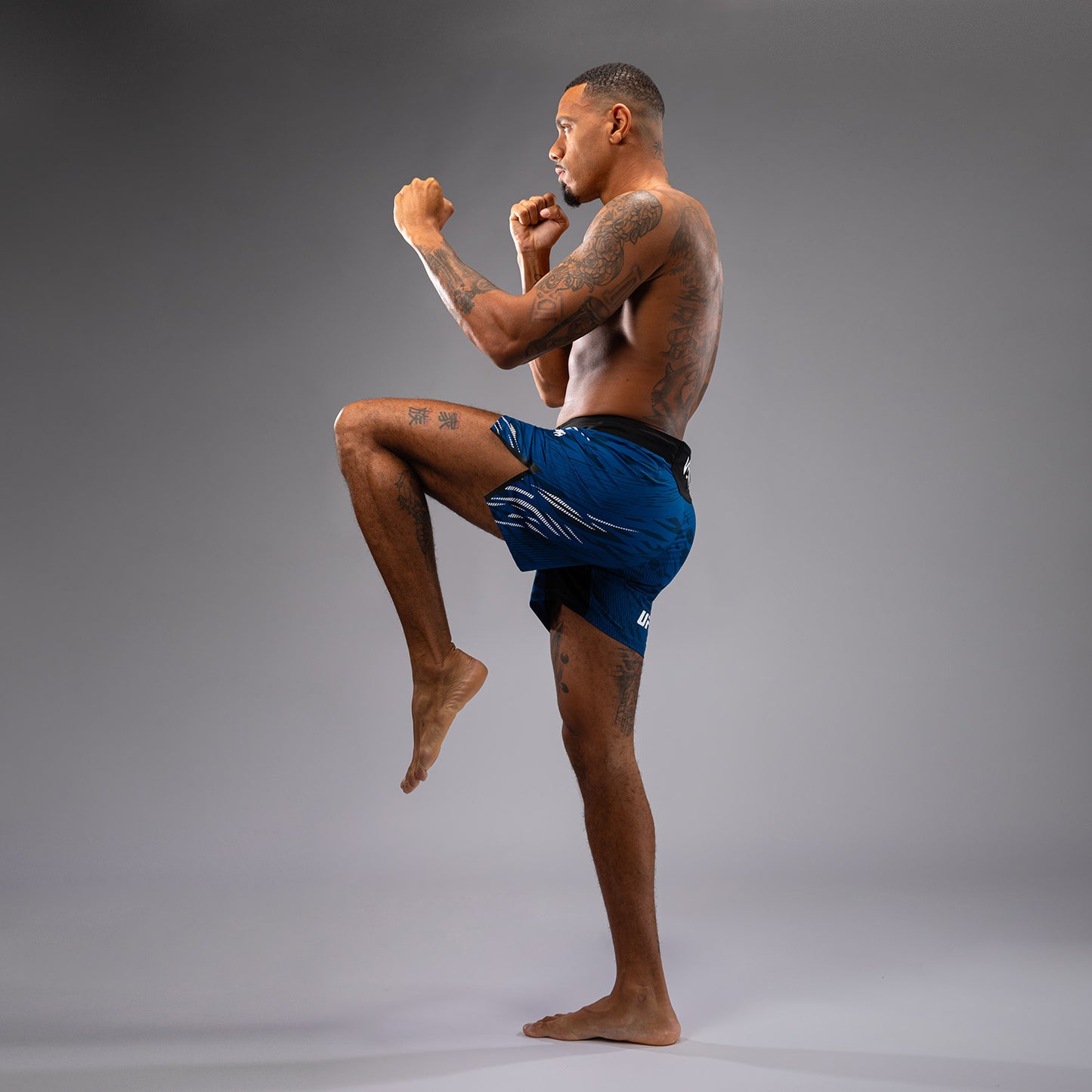 UFC Fusion by Venum 남성용 파이트 쇼츠 – 숏 핏 – 블루