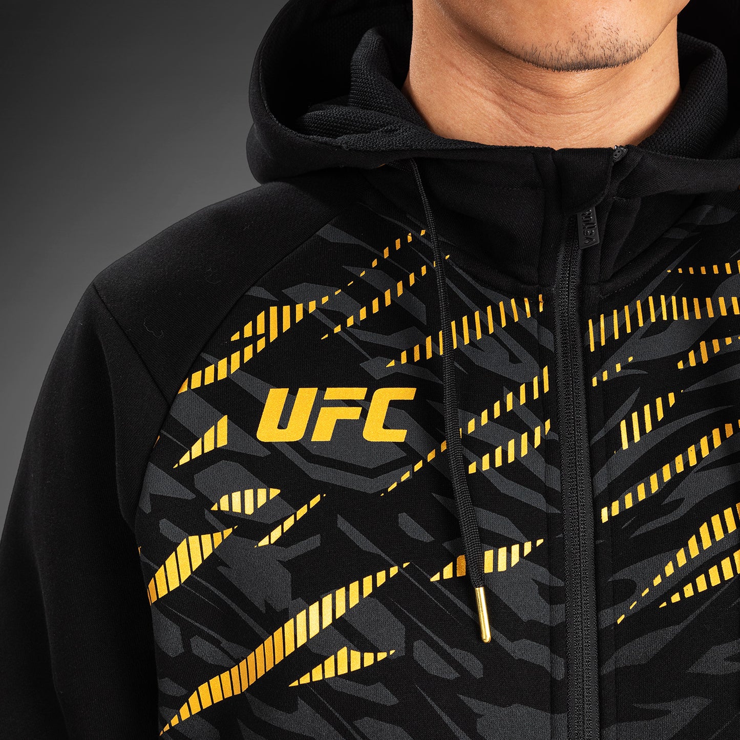 UFC Fusion by Venum 남성용 레플리카 집업 후디 – 챔피언