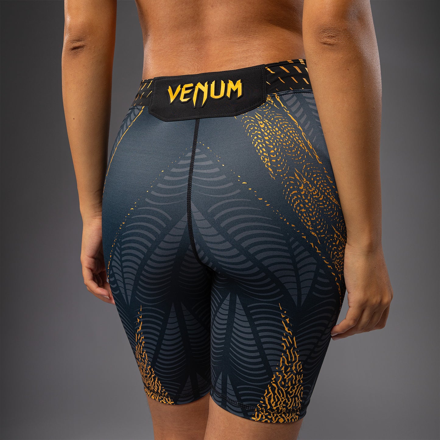 여성용 UFC Zenith by Venum 챔피언 오센틱 롱 핏 발리 투도 쇼츠
