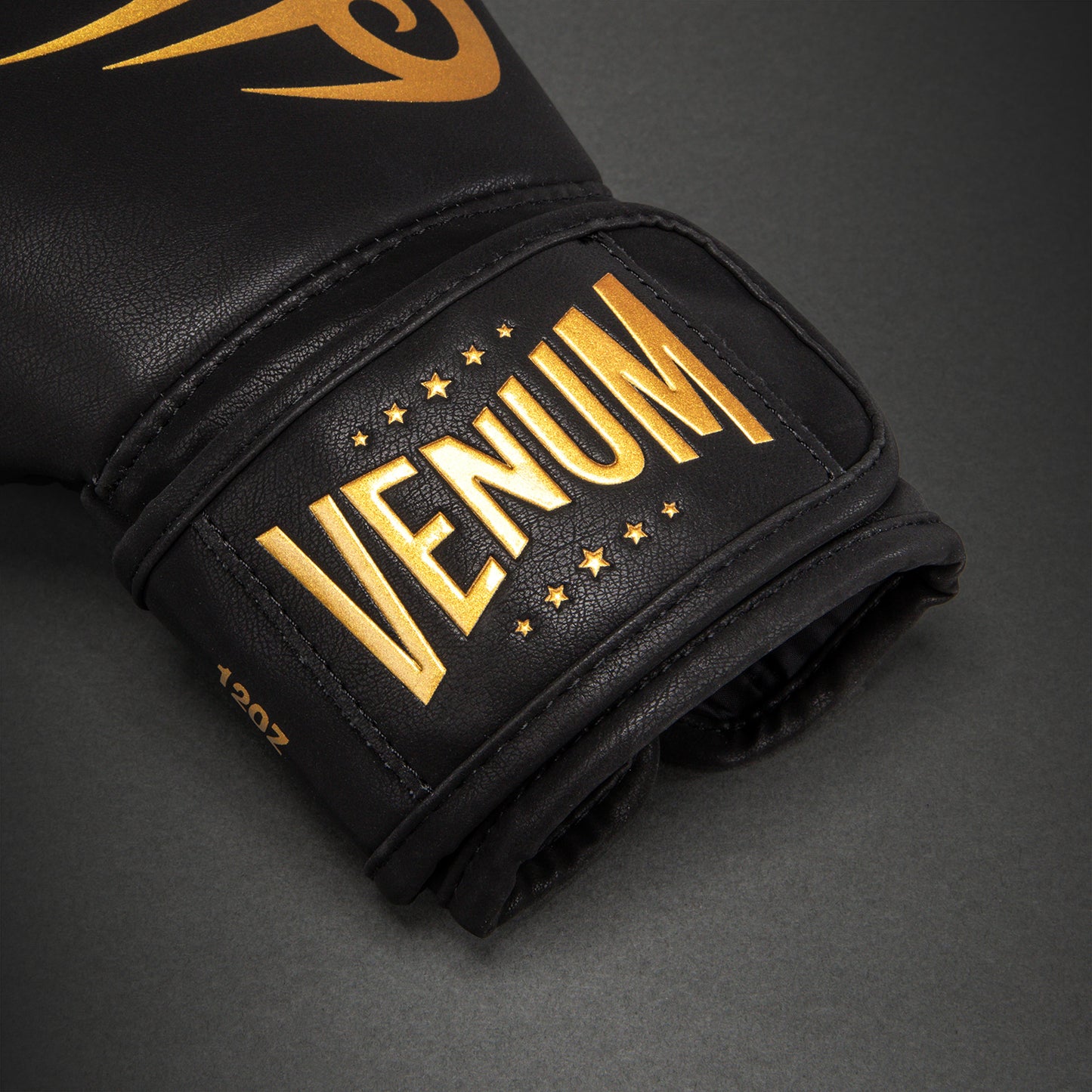Venum Mike Tyson Replica 복싱 글러브 – 블랙/골드