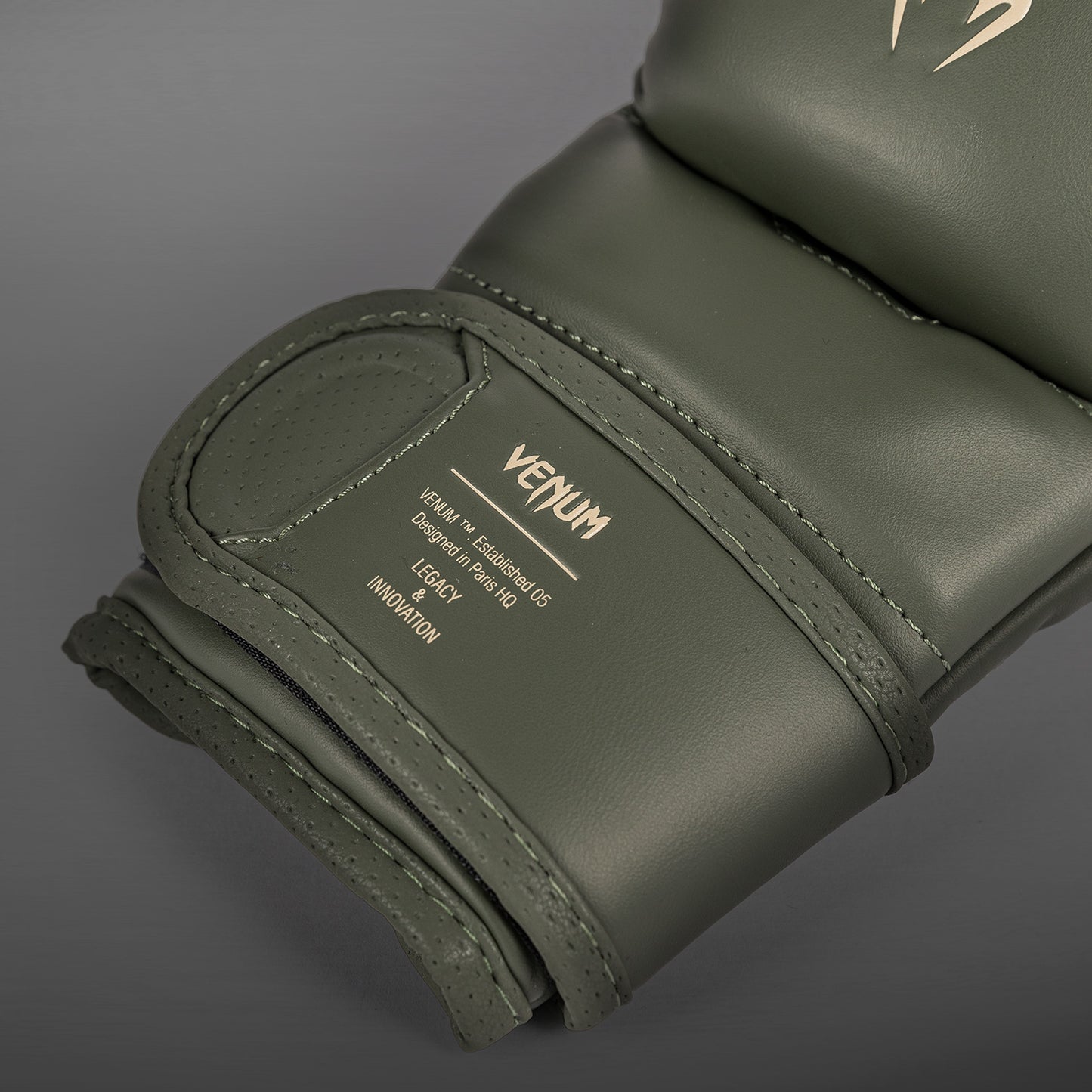 Venum Impact Evo MMA 스파링 글러브 – 밀리터리 그린