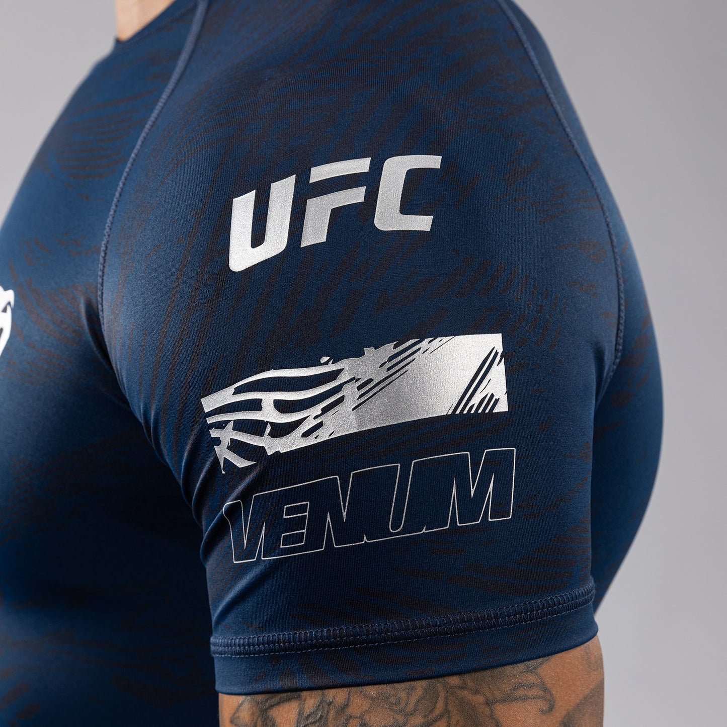 UFC Fusion by Venum Fight Week 남성용 퍼포먼스 반팔 래쉬가드 – 오션 그린