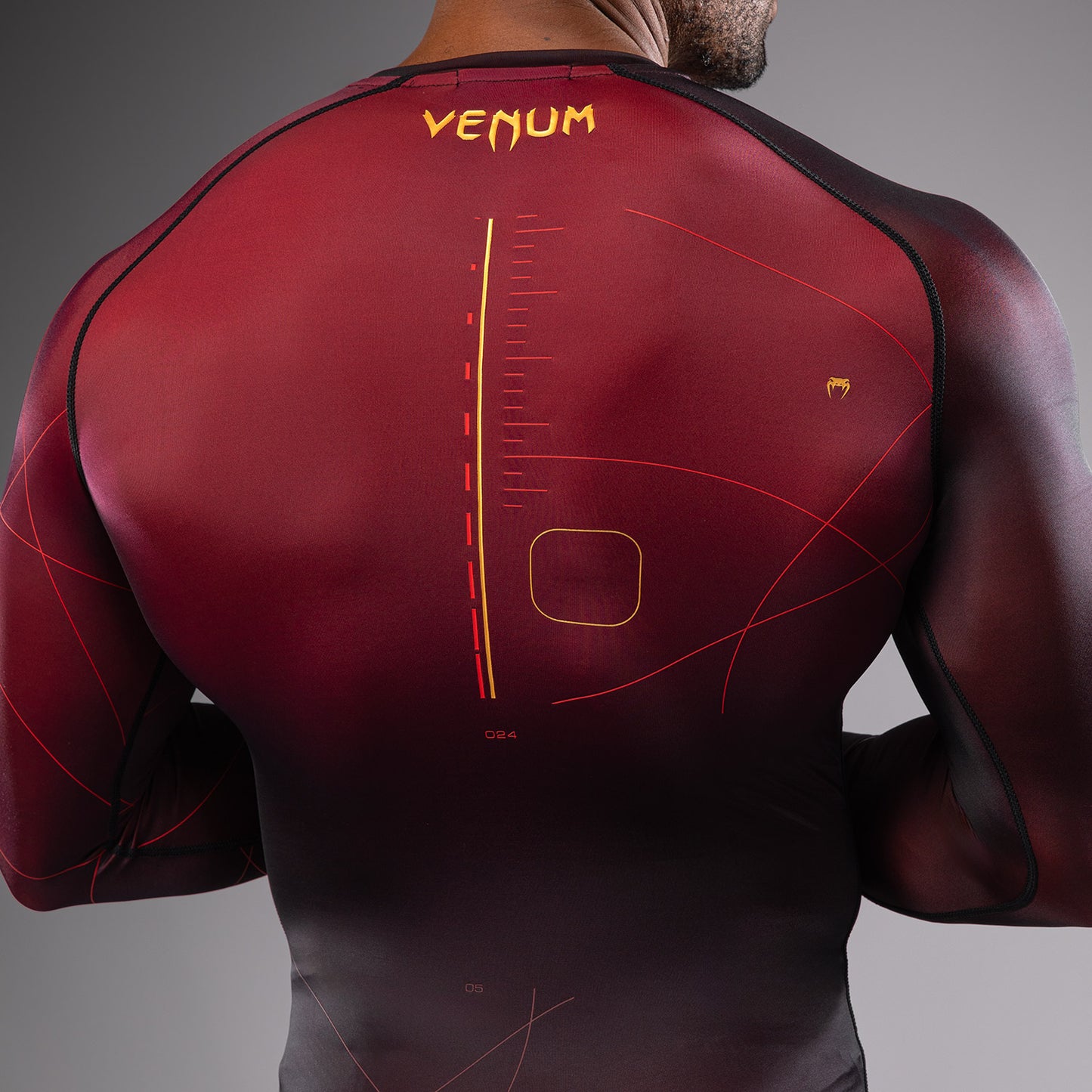 Venum Tactical XT 남성용 긴팔 래쉬가드 – 블랙/버건디/골드