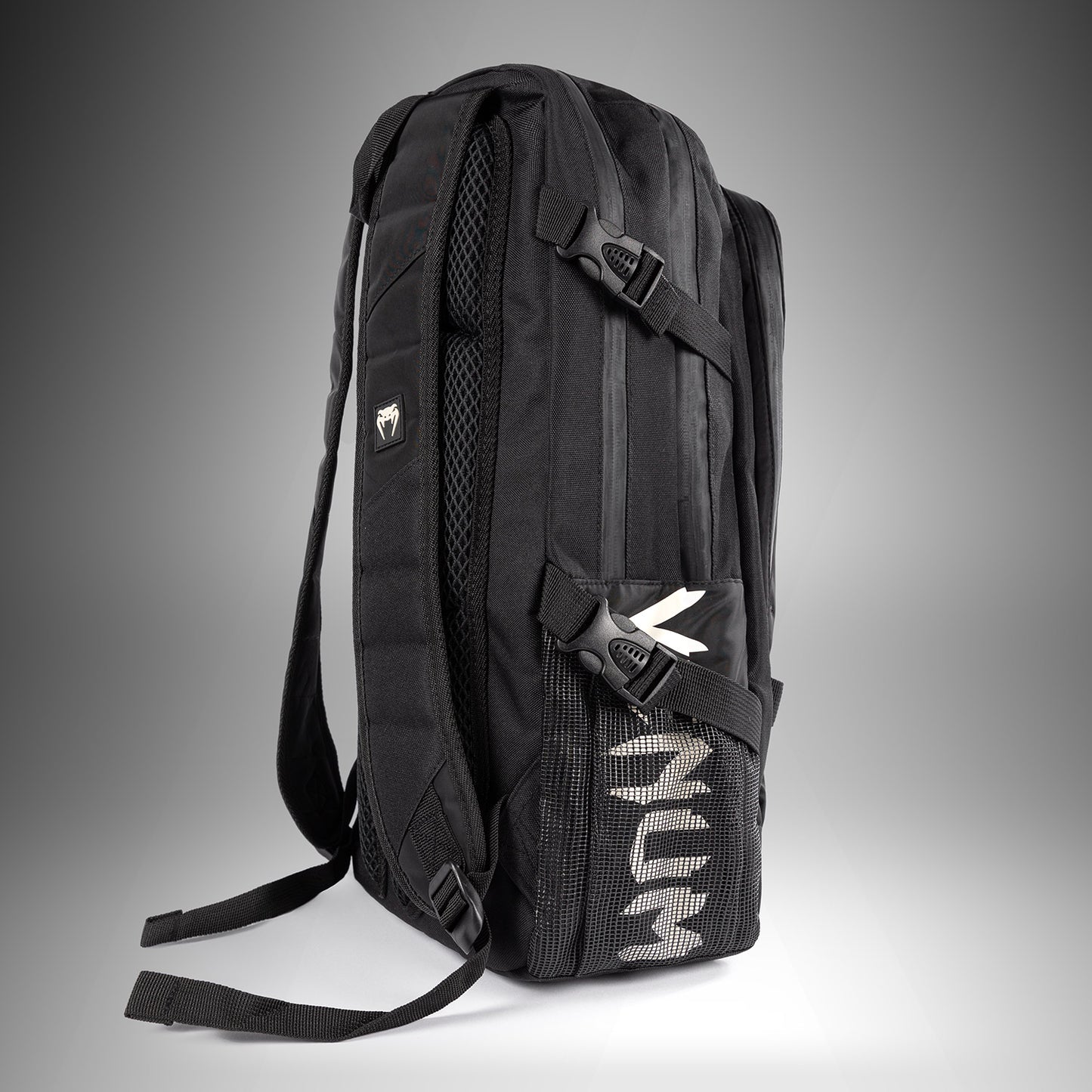 Venum Shockwave 백팩 (20-25L) – 블랙