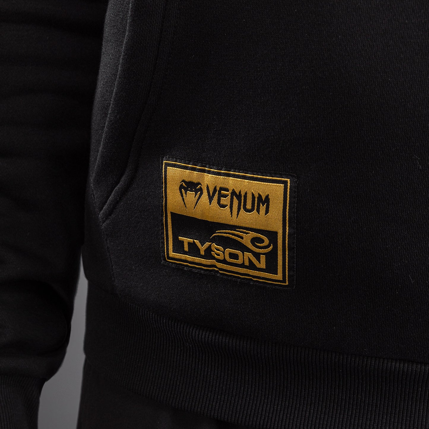 Venum x Mike Tyson Tiger 후디 - 블랙/골드