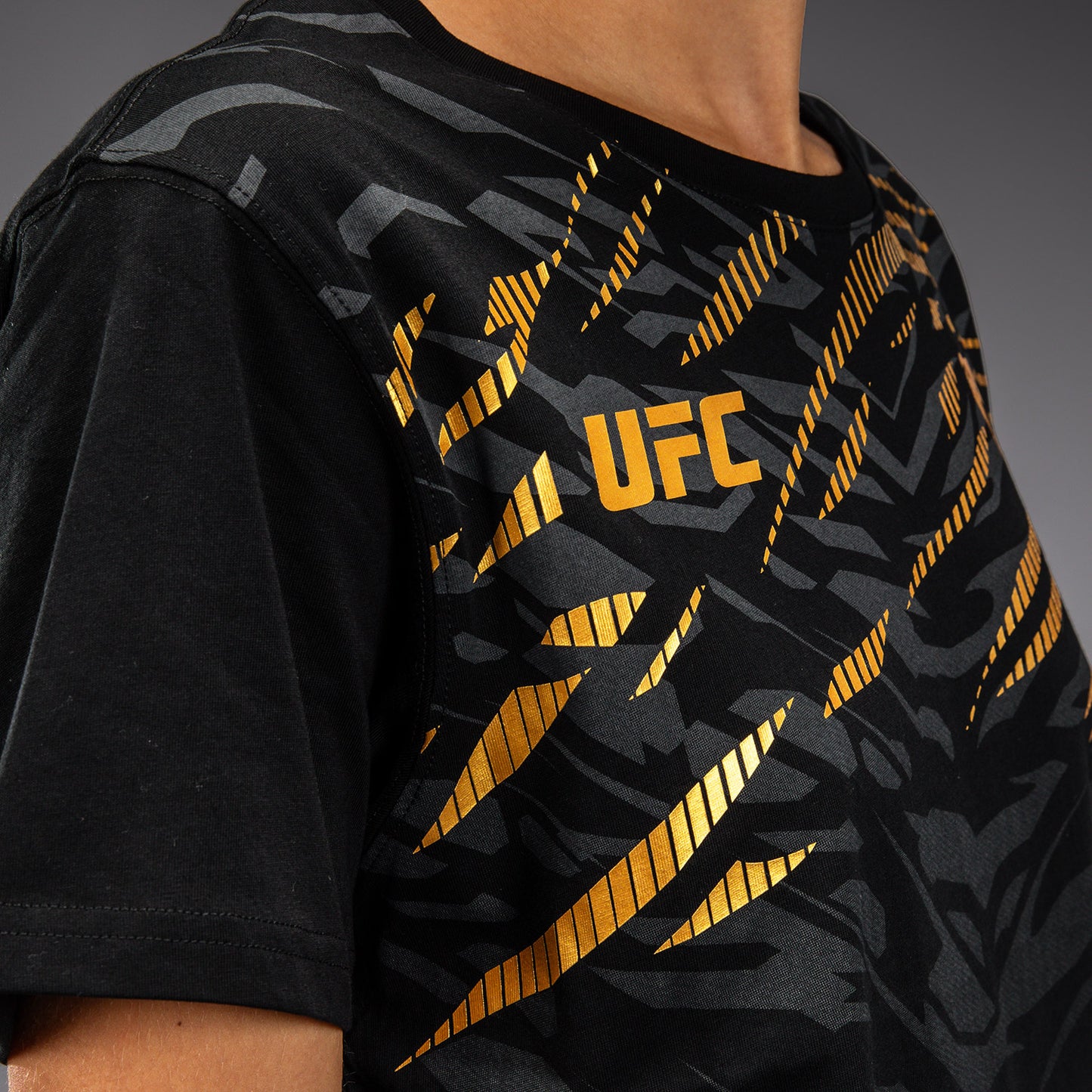 UFC Fusion by Venum Replica 여성용 반팔 티셔츠 – 챔피언