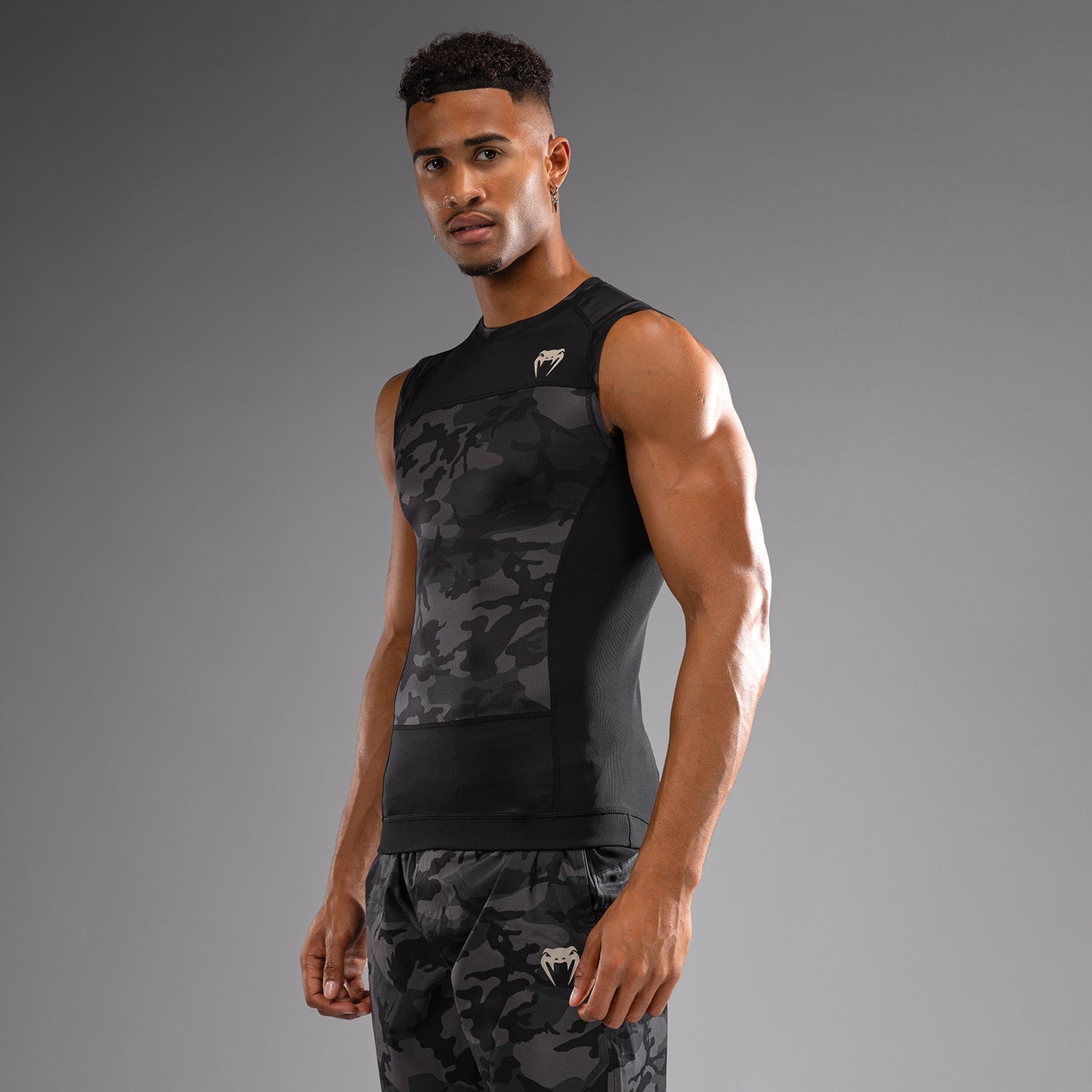 Venum G-Fit Air 남성용 민소매 래쉬가드 – 디지털 어반 카모
