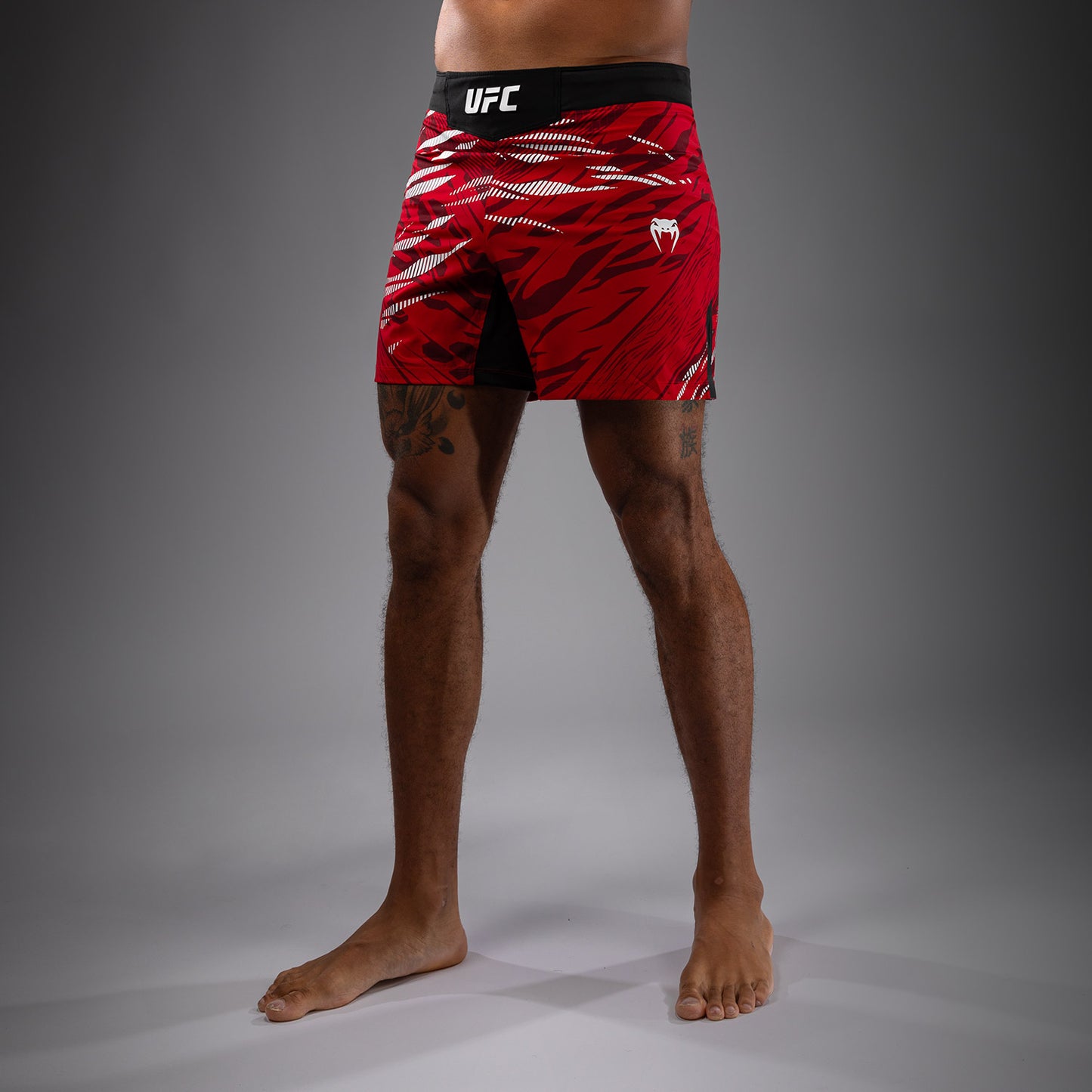 UFC Fusion by Venum 남성용 파이트 쇼츠 – 숏 핏 – 레드