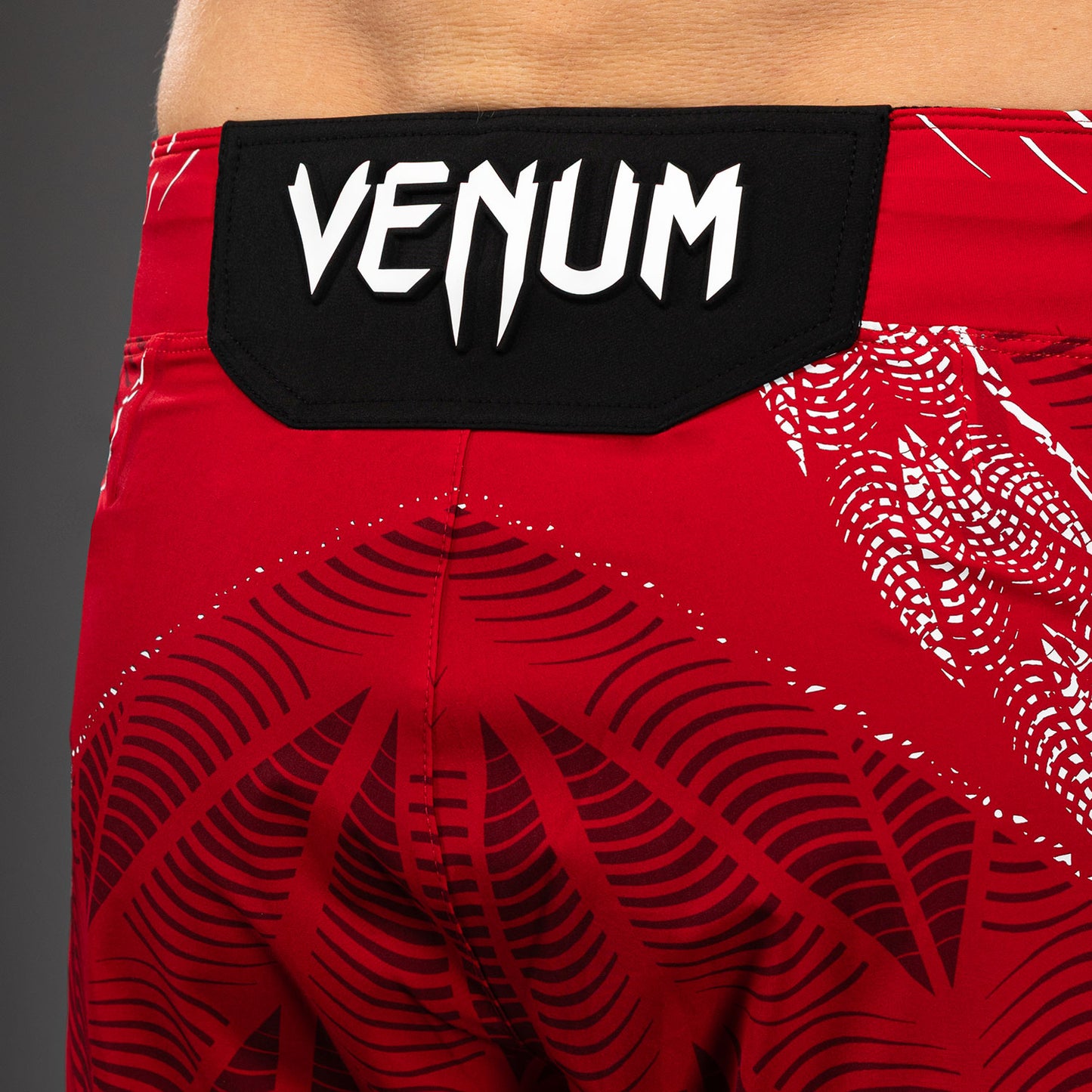 남성용 UFC Zenith by Venum 레드 어센틱 파이트 나이트 파이트 쇼츠