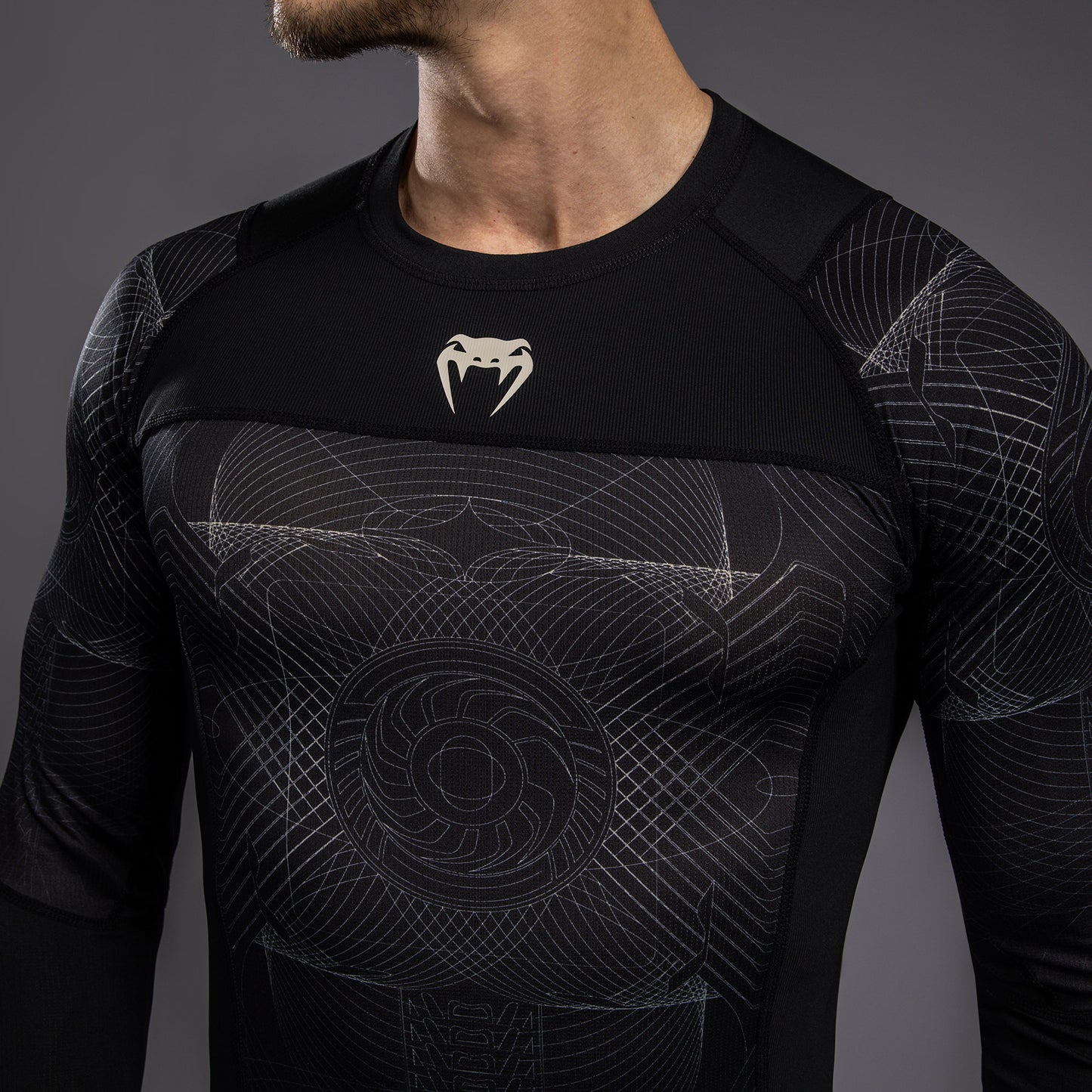Venum G-Fit Air 남성용 긴팔 래쉬가드 – 딥 블랙/데저트 샌드