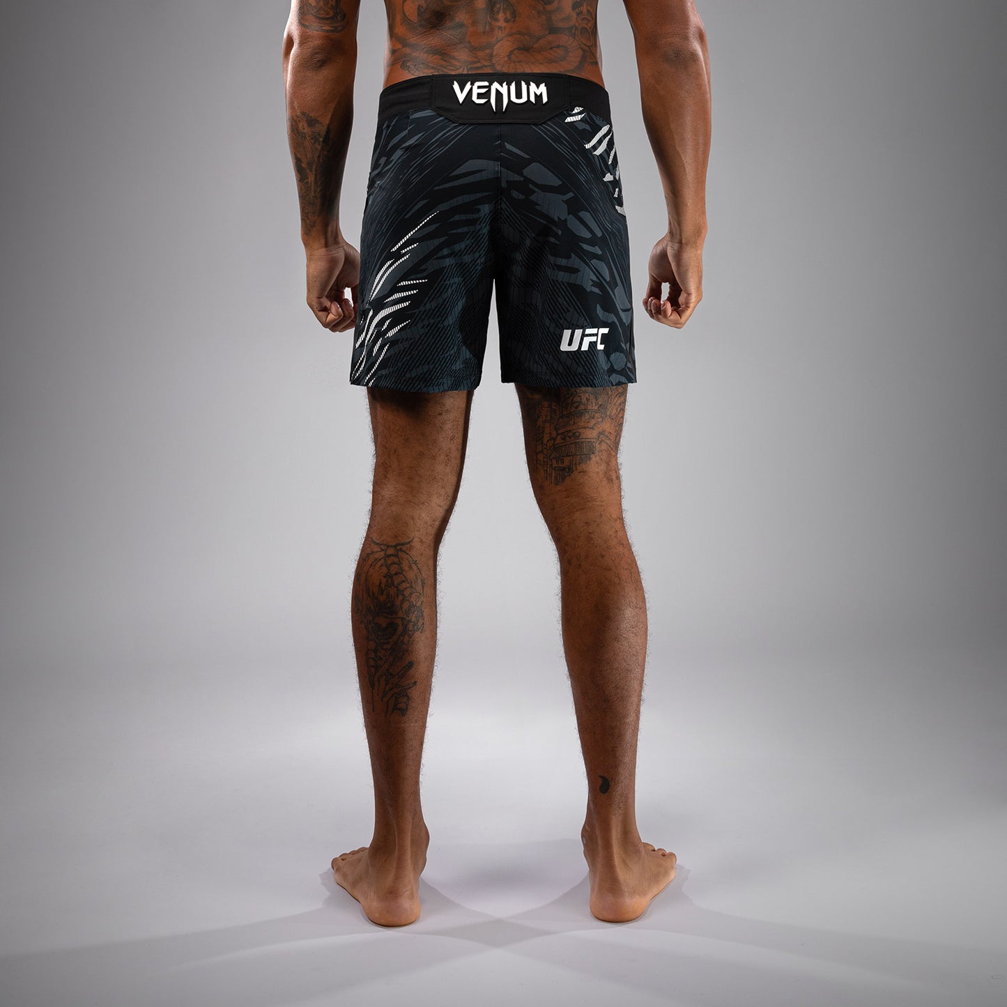 UFC Fusion by Venum Authentic Fight Night 남성용 파이트 쇼츠 – 숏 핏 – 블랙