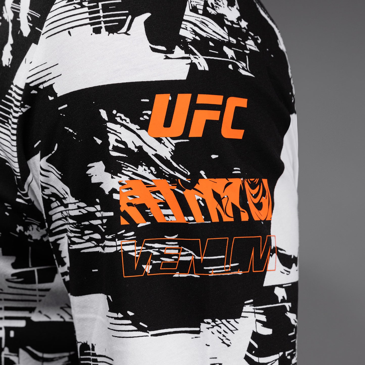 남성용 UFC Zenith by Venum 화이트 오센틱 파이트 위크 긴팔 티셔츠
