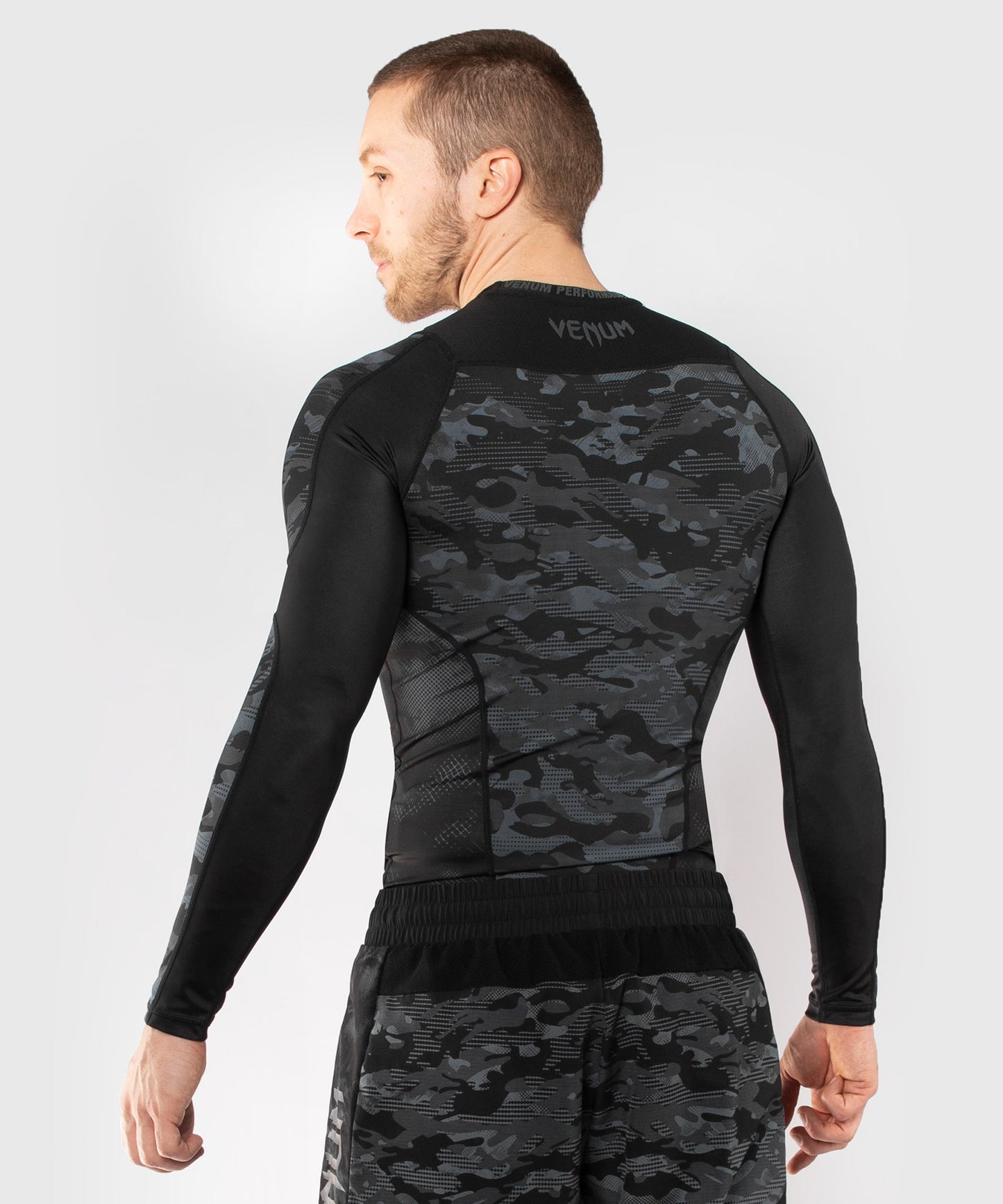Venum Defender Rashguard - Long Sleeves - Dark camo