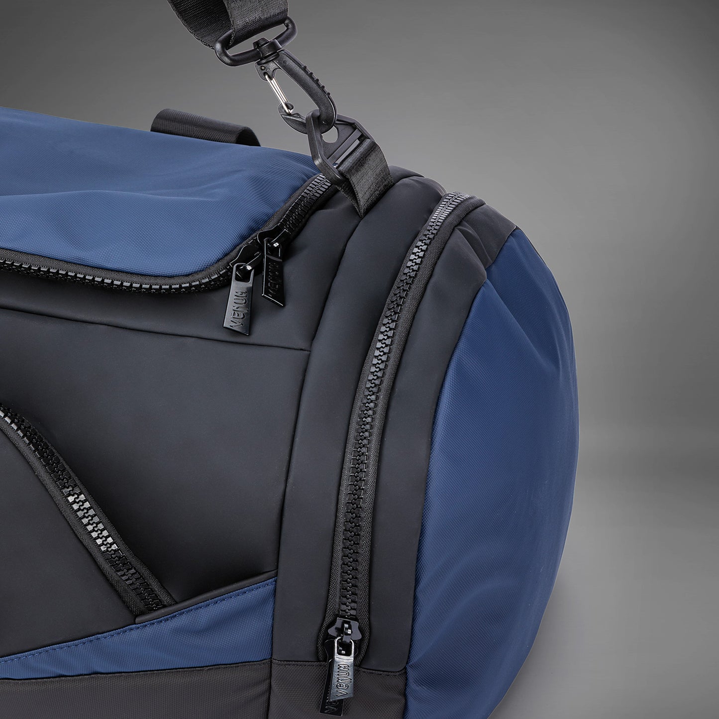 Venum Evo 2 Trainer Lite 더플 백 (55-63L) – 블랙/블루