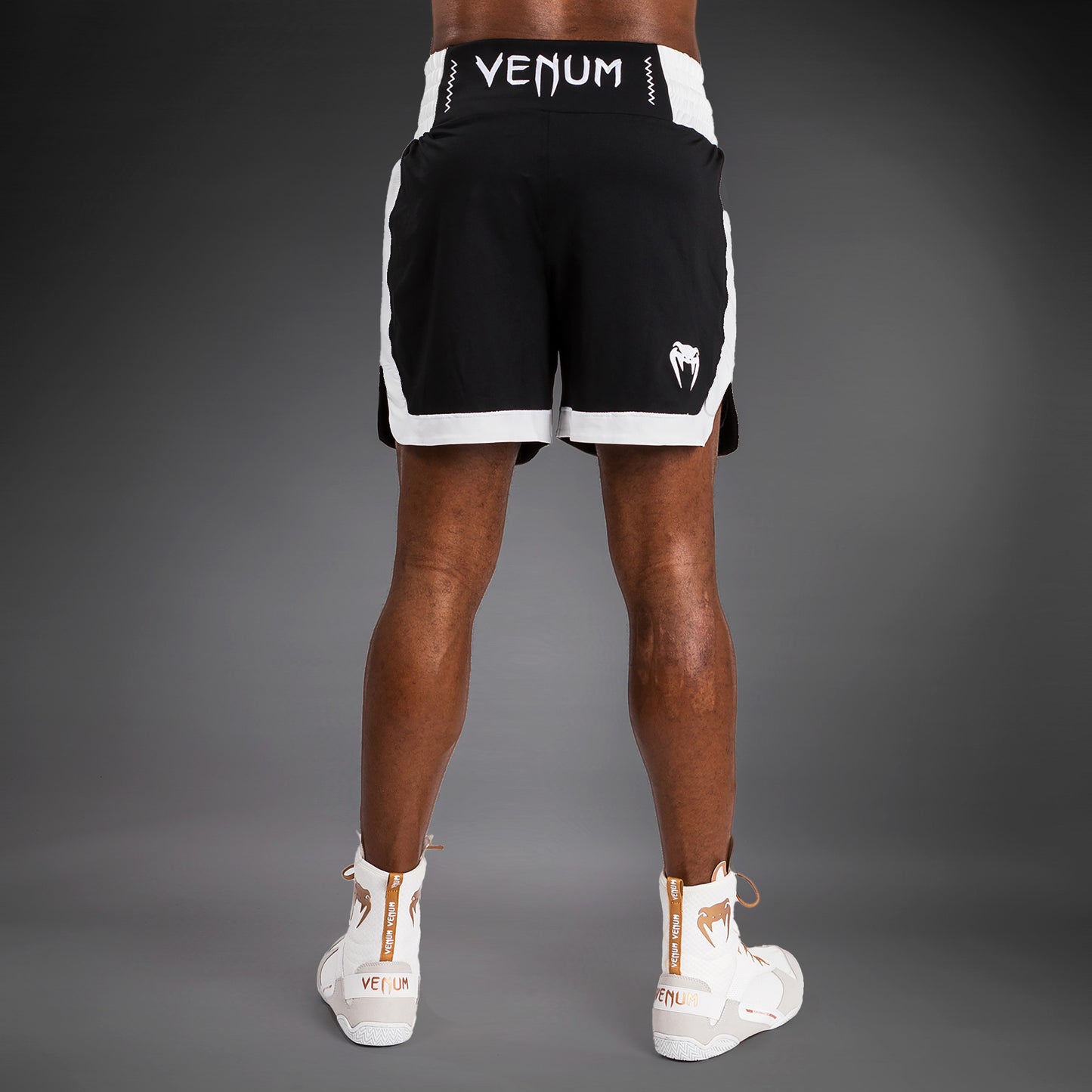 Venum Classic 복싱 쇼츠 – 블랙/화이트