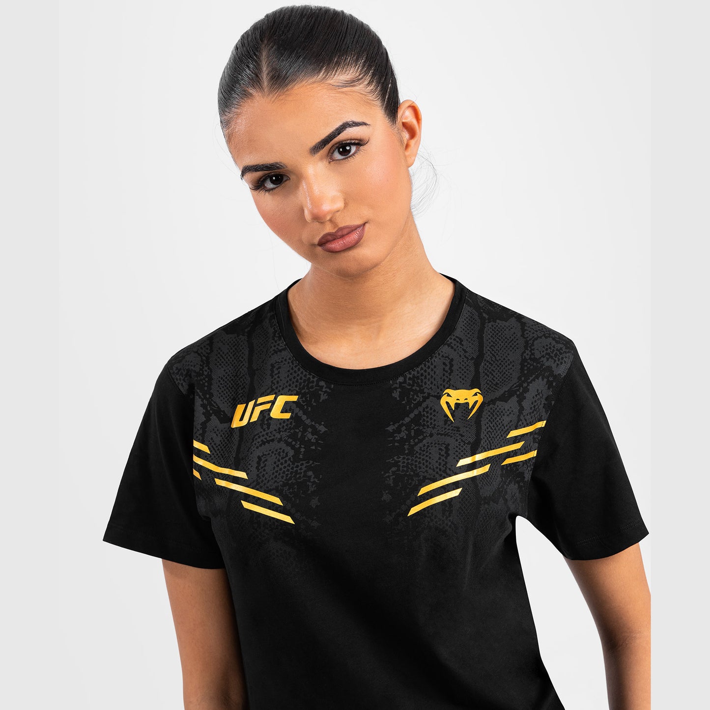 UFC Adrenaline by Venum Replica 여성용 반팔 티셔츠 – 챔피언