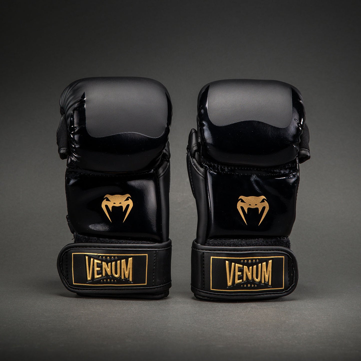 Venum Attack 2.0 스파링 글러브 – 블랙/골드