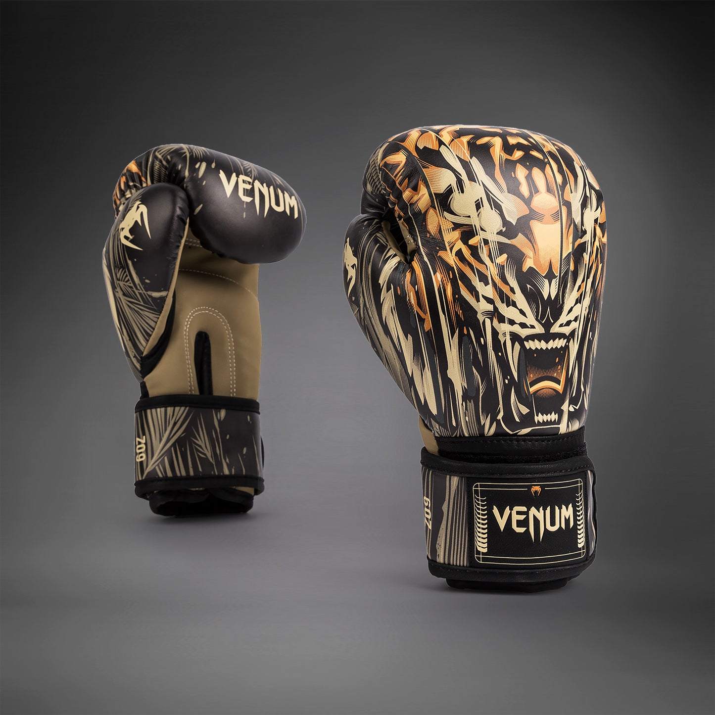 Venum Tiger 키즈용 복싱 글러브 – 블랙/네온 오렌지