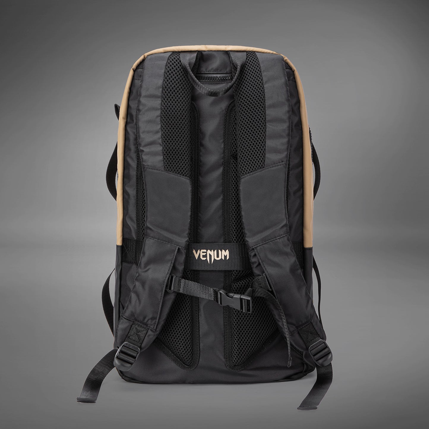 Venum Evo 2 백팩 (20-25L) – 블랙/샌드
