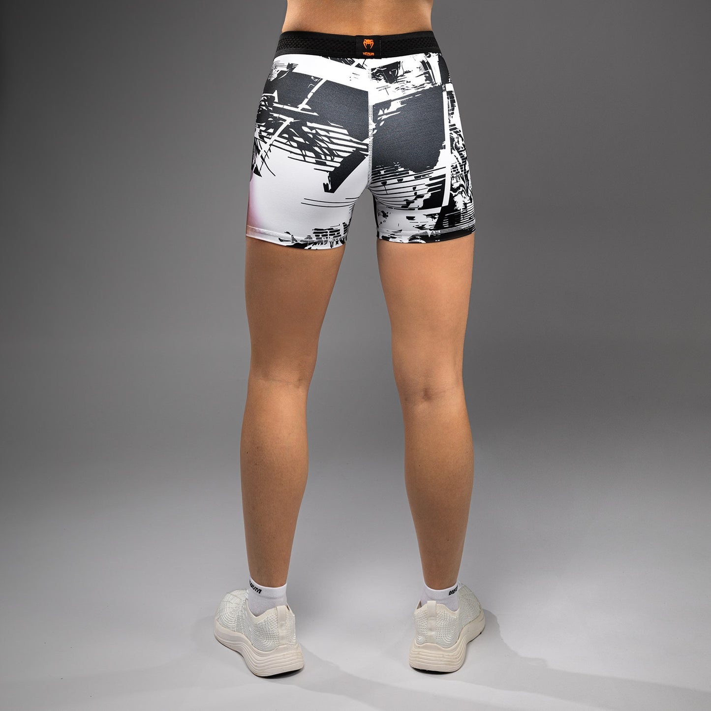 Women’s UFC Zenith by Venum 화이트 발리 투도 쇼츠