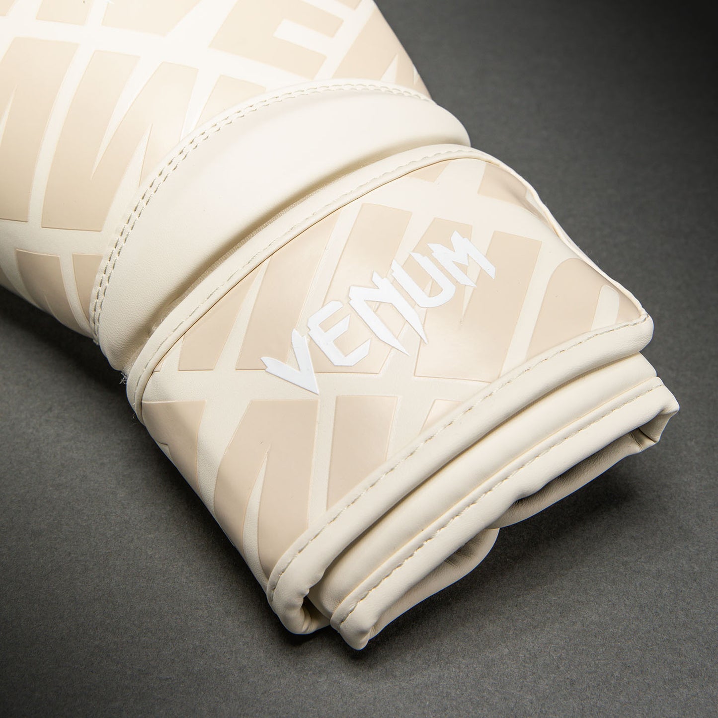 Venum Contender 1.5 XT 3D 복싱 글러브 – 크림