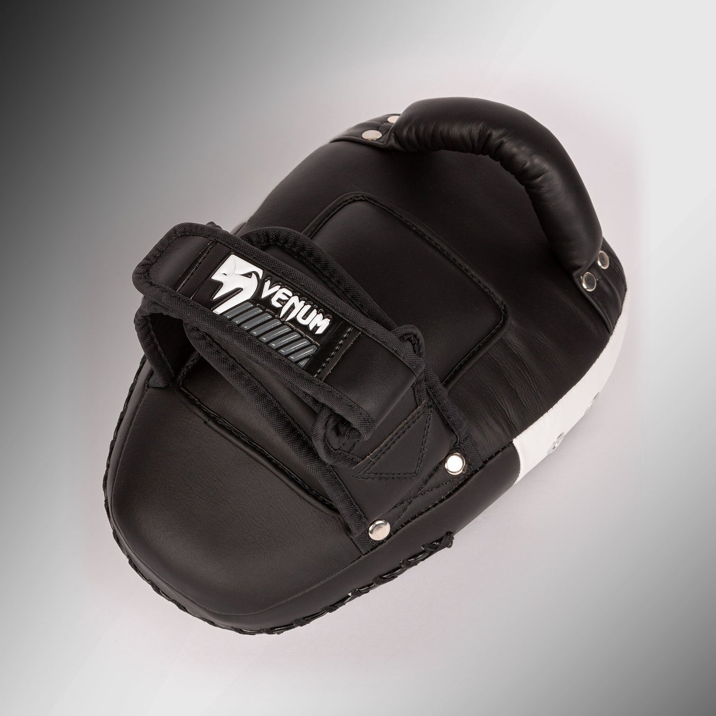 Venum Kick Boxing Gear 2.0 마이크로 파이버 스몰 포즈 – 블랙/화이트