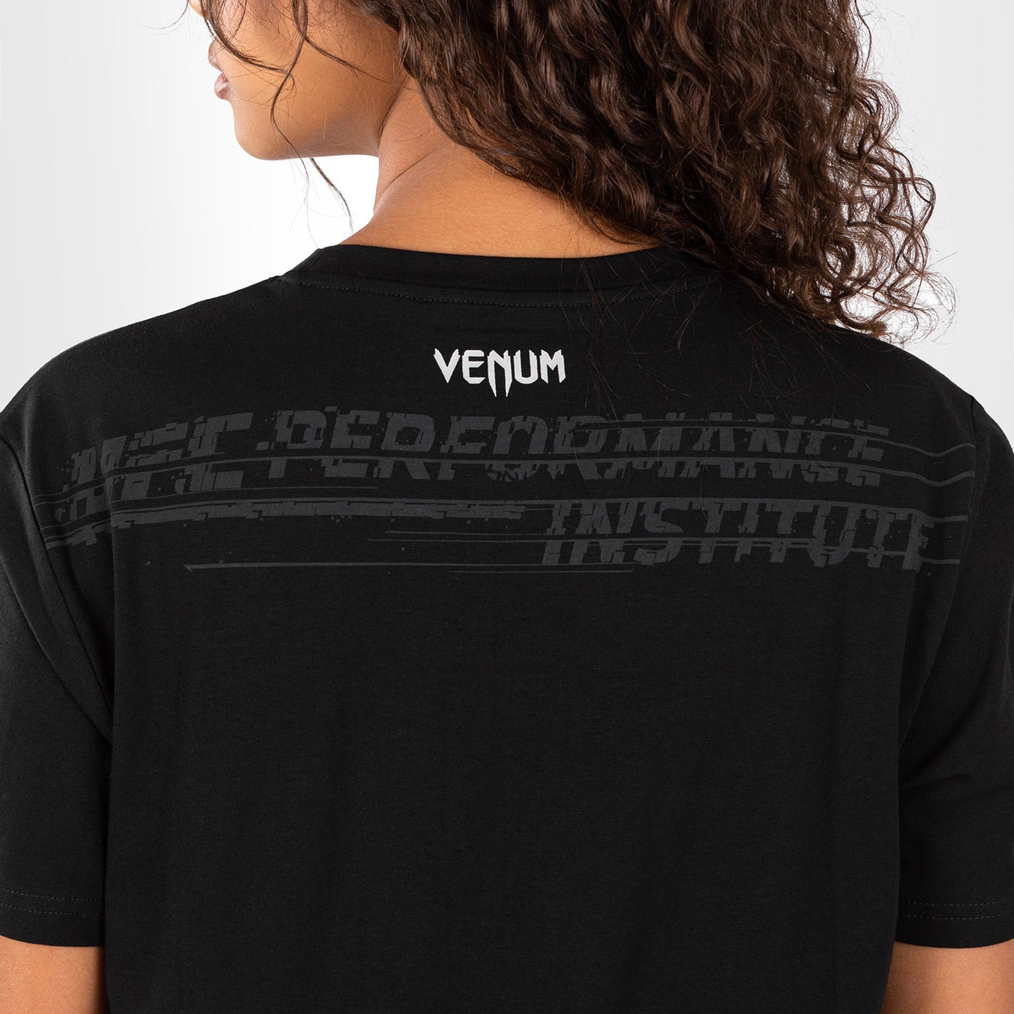 UFC Venum Performance Institute 2.0 여성용 티셔츠 – 블랙/레드